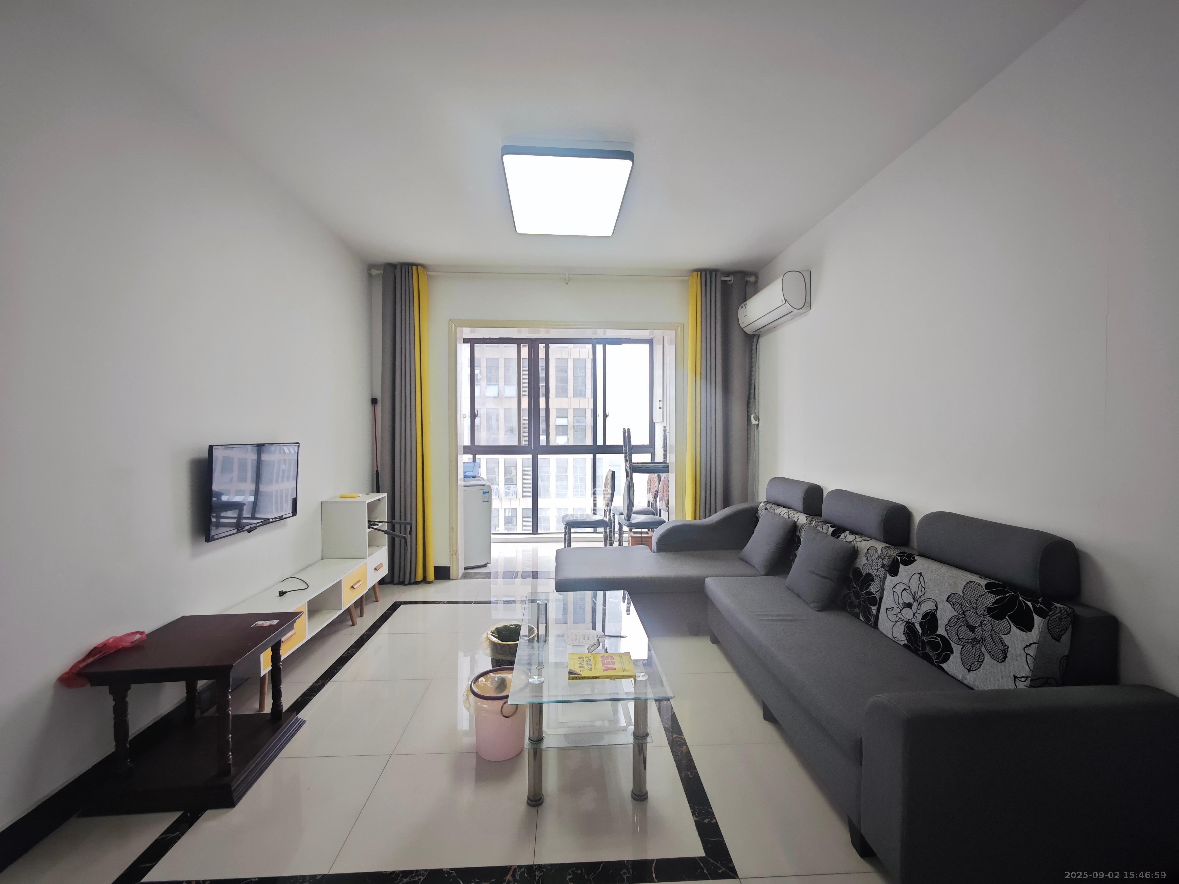 华润置地广场二期 3室2厅2卫 2200.0元/月 华润置地广场二期 3室2厅2卫 2200.0元/月室内图