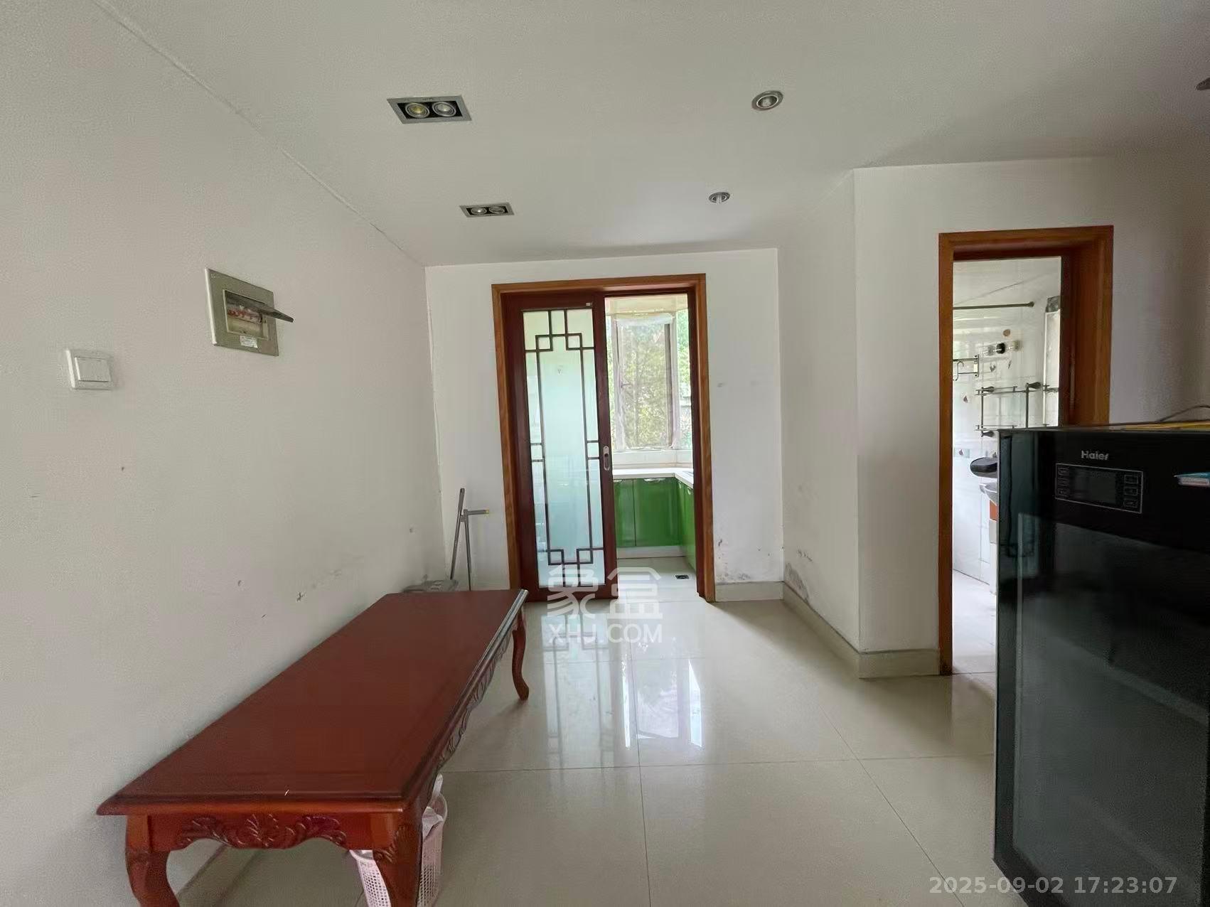 中江丽晶苑 2室2厅1卫 2100.0元/月 中江丽晶苑 2室2厅1卫 2100.0元/月室内图