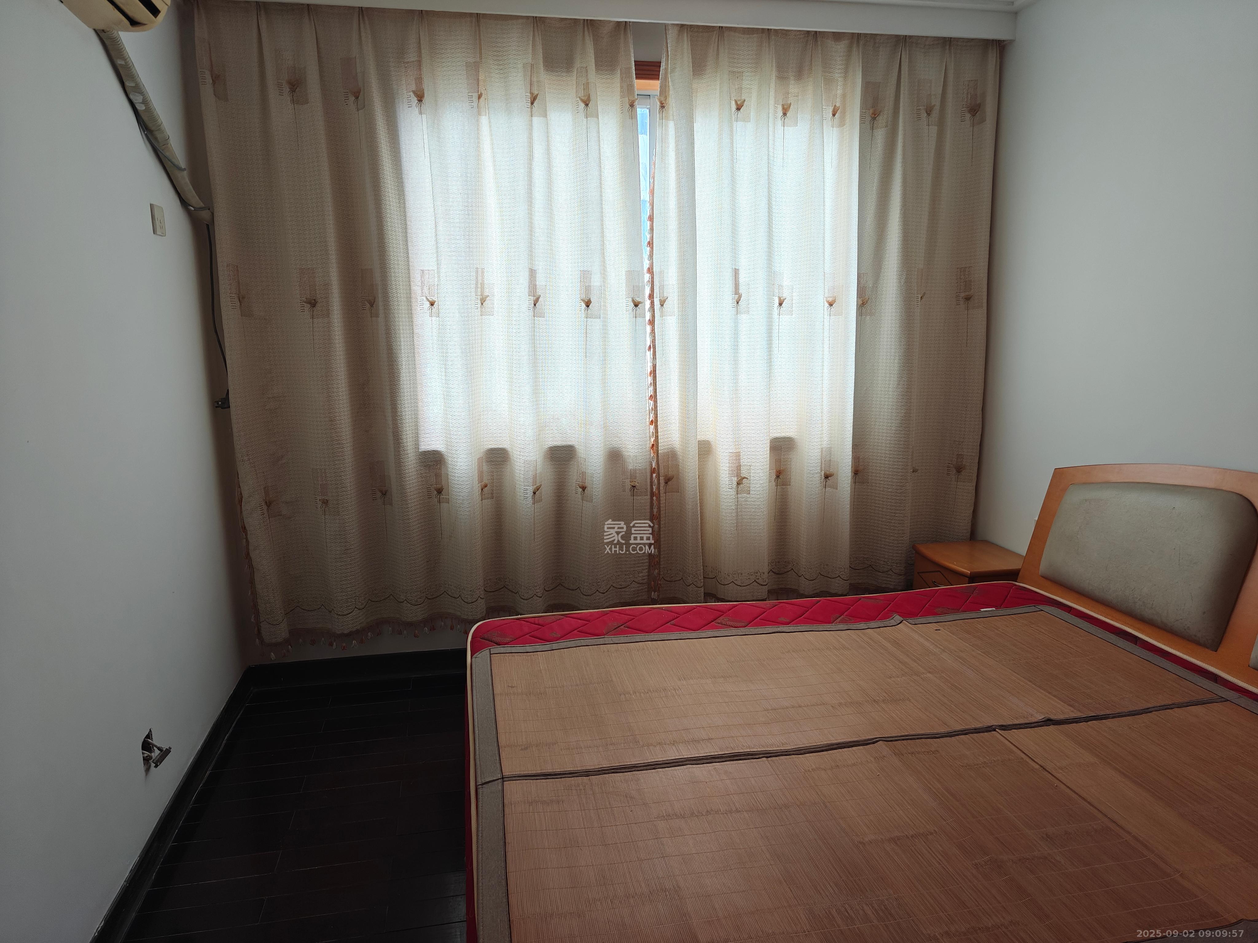 咸嘉新村嘉兴苑  2室2厅1卫   1800.00元/月室内图