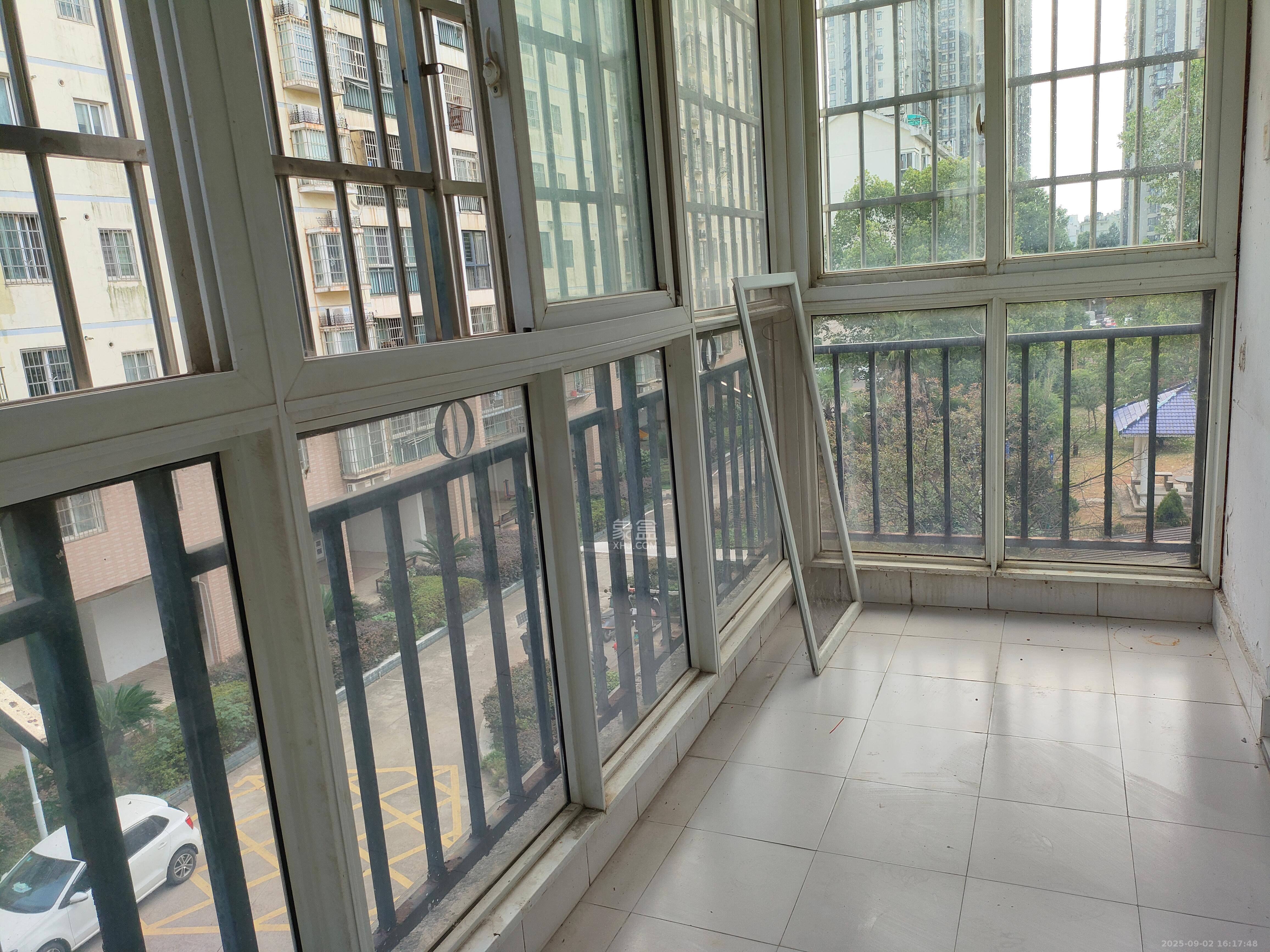 东方名都百草园 2室1厅1卫 1400.0元/月 东方名都百草园 2室1厅1卫 1400.0元/月室内图