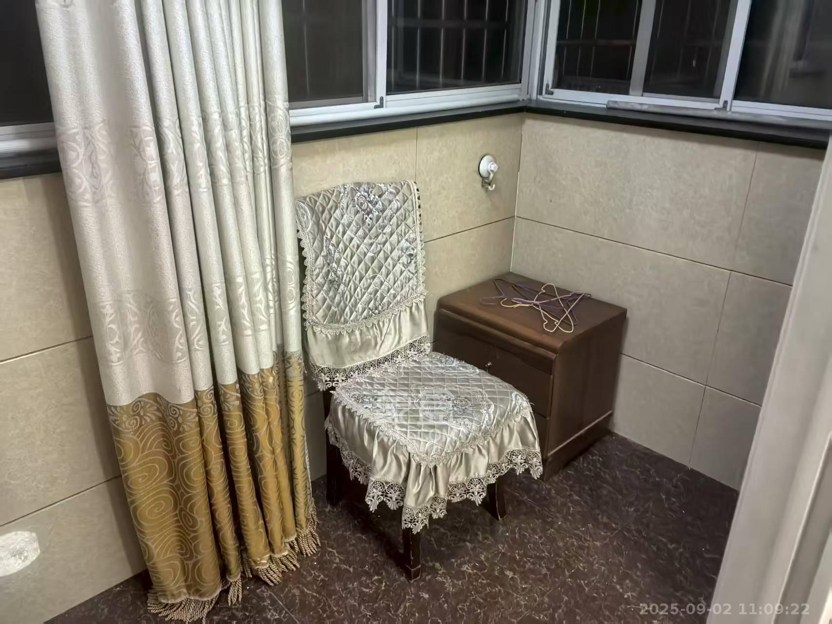 凤凰苑  2室2厅1卫    2600.0元/月室内图