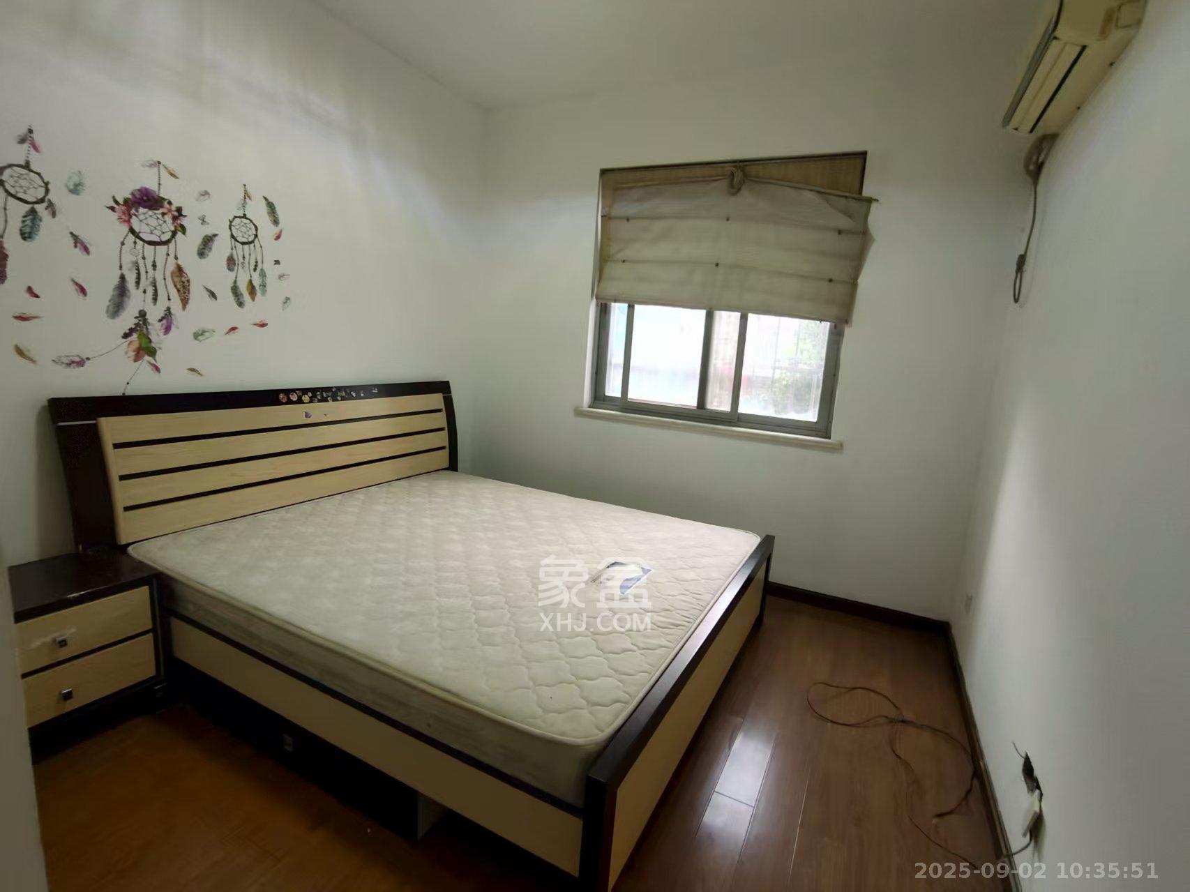 阳光100二期 4室2厅1卫 1800.0元/月 阳光100二期 4室2厅1卫 1800.0元/月室内图