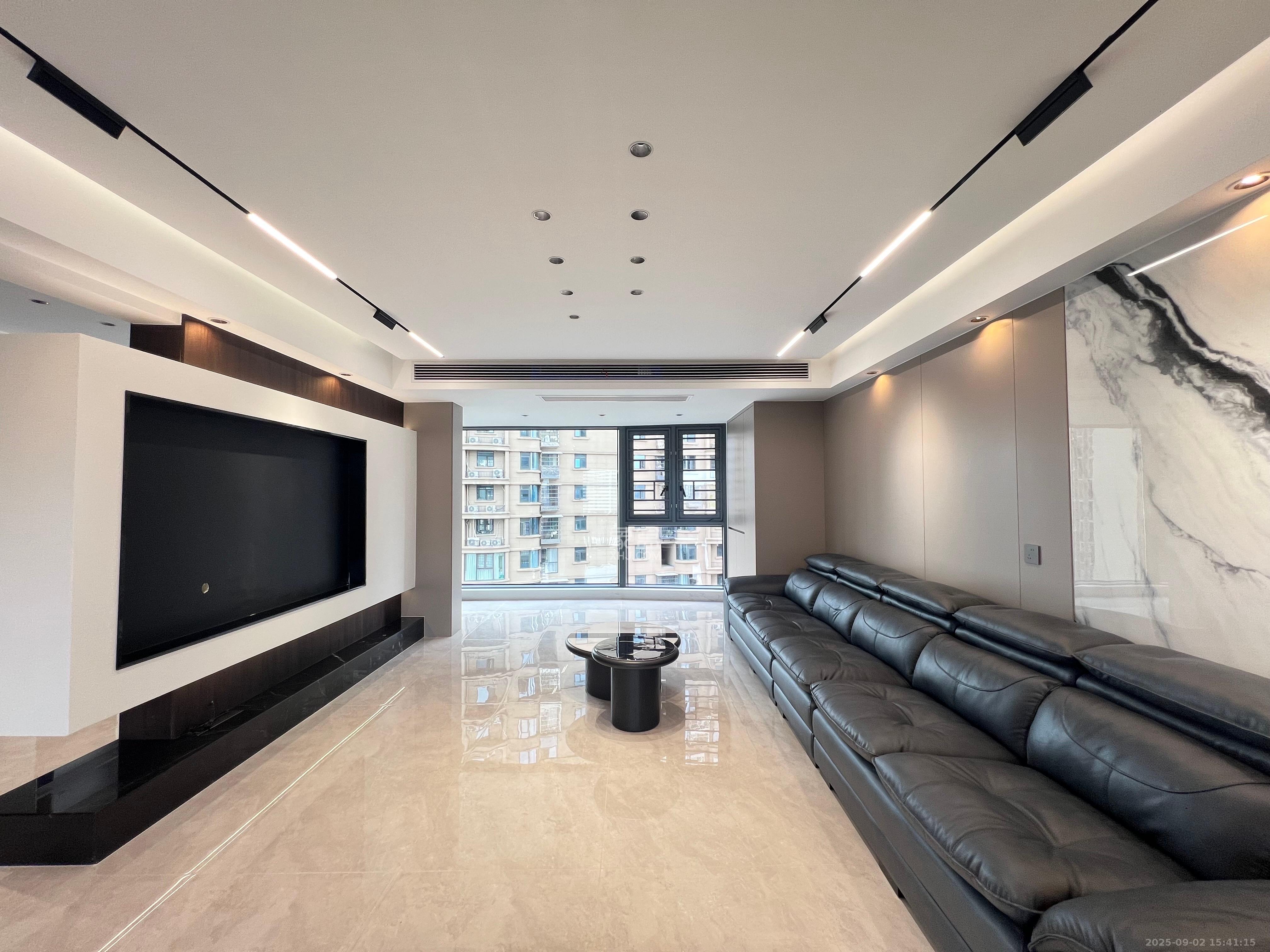 嘉雨东苑 3室2厅2卫 10000.0元/月 嘉雨东苑 3室2厅2卫 10000.0元/月室内图