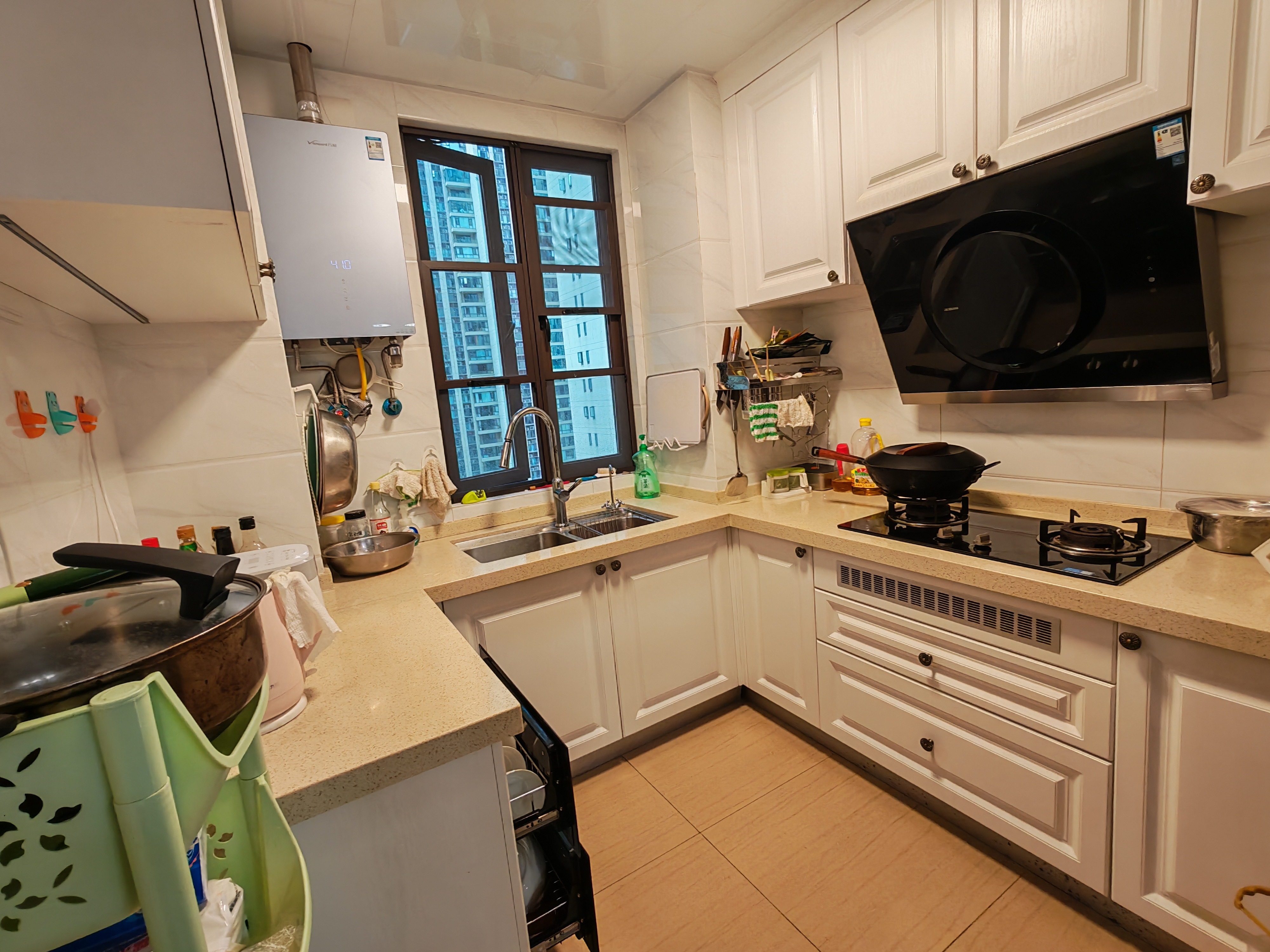 华耀碧桂园十里江湾誉峯 4室2厅2卫 89.8万 华耀碧桂园十里江湾誉峯 4室2厅2卫 89.8万客厅