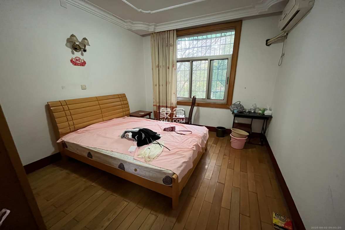 林业厅宿舍  3室2厅1卫    1800.0元/月 林业厅宿舍  3室2厅1卫    1800.0元/月室内图