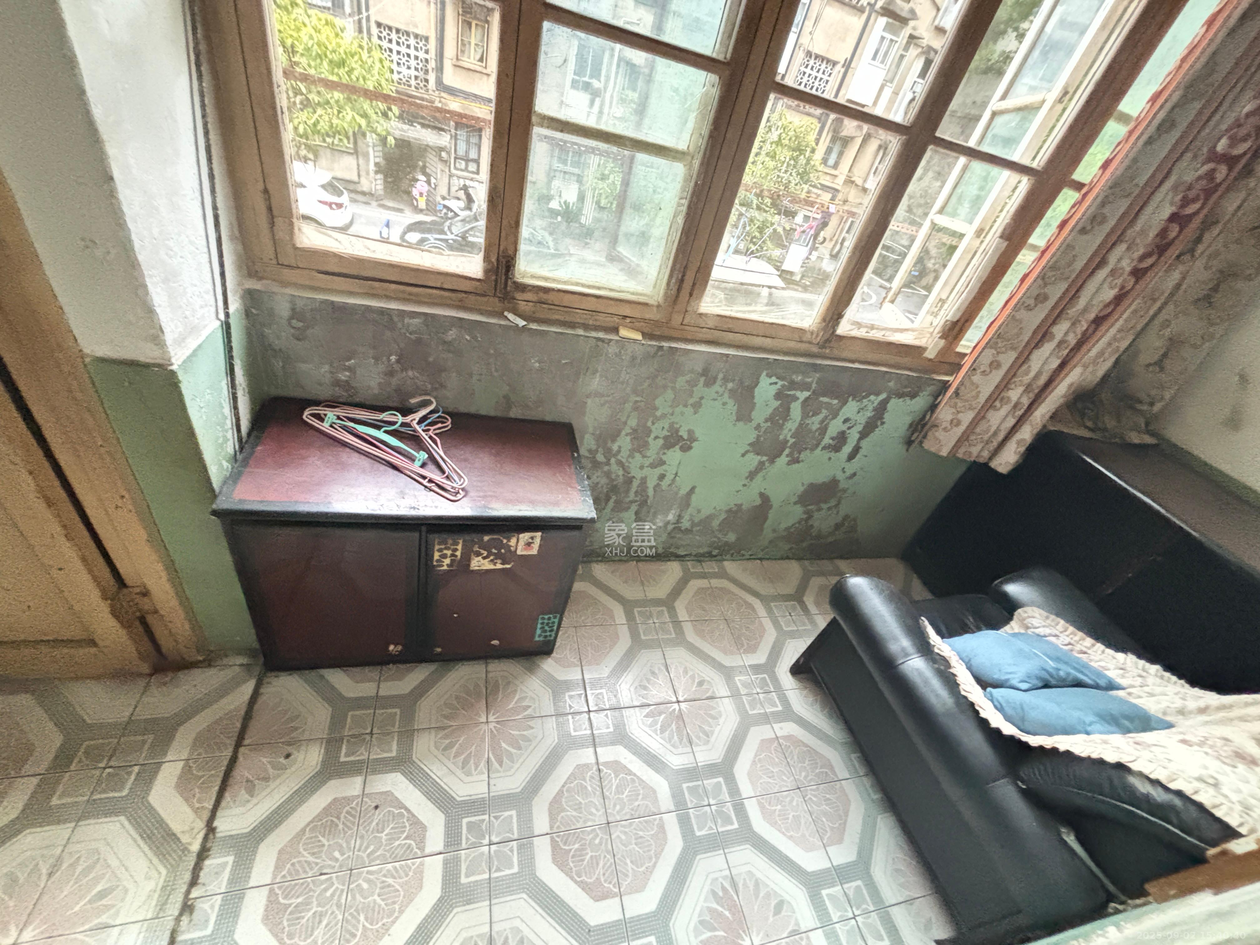 浦沅生活二区 2室1厅1卫 1100.0元/月 浦沅生活二区 2室1厅1卫 1100.0元/月室内图