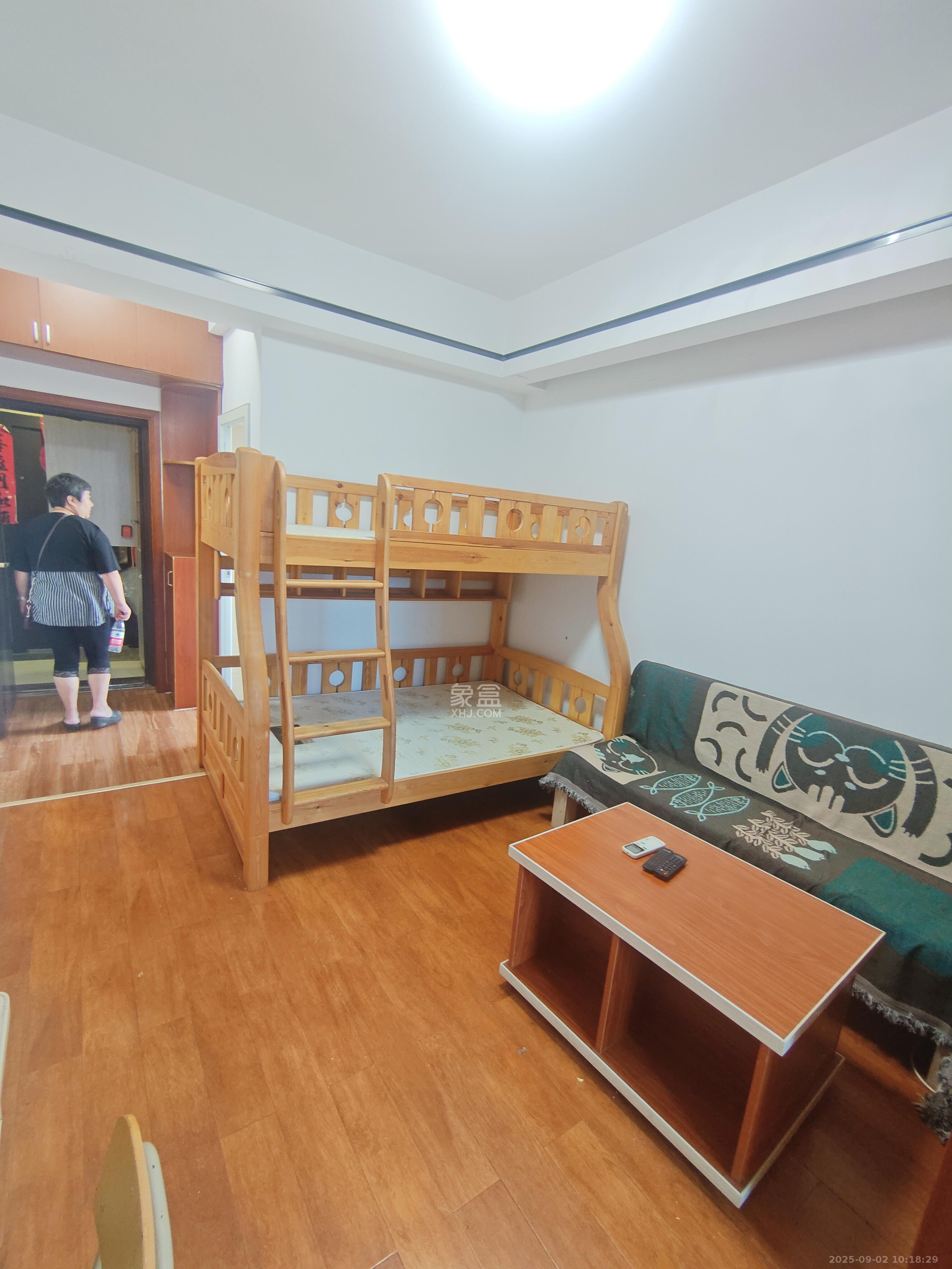 长盛上东区 1室1厅1卫 1680.0元/月 长盛上东区 1室1厅1卫 1680.0元/月室内图