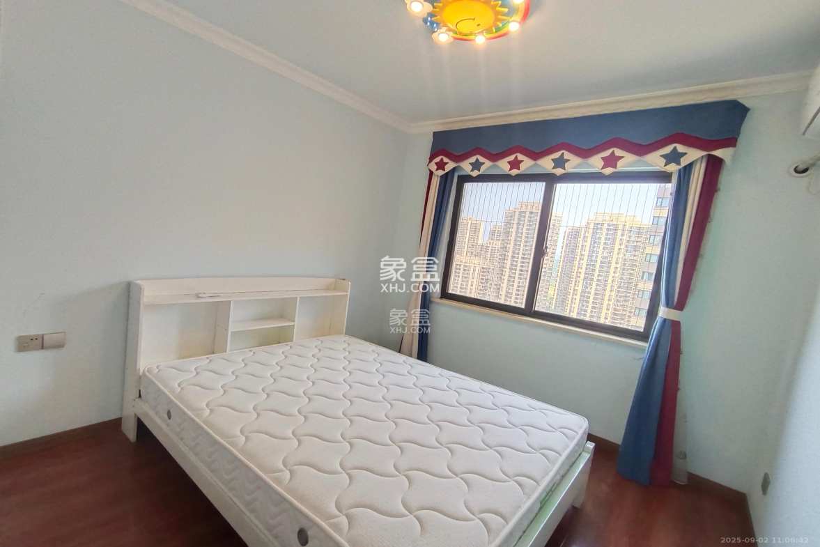 保利香槟国际 3室2厅2卫 2000.0元/月 保利香槟国际 3室2厅2卫 2000.0元/月室内图