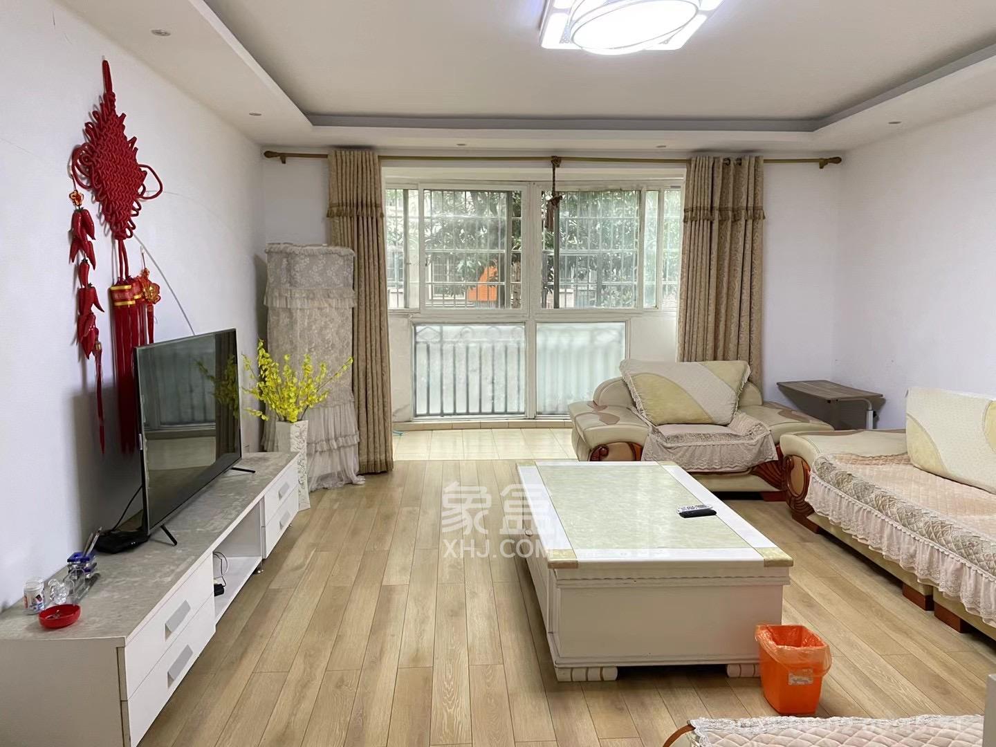 枫华府第 1室1厅1卫 1500.0元/月 枫华府第 1室1厅1卫 1500.0元/月室内图