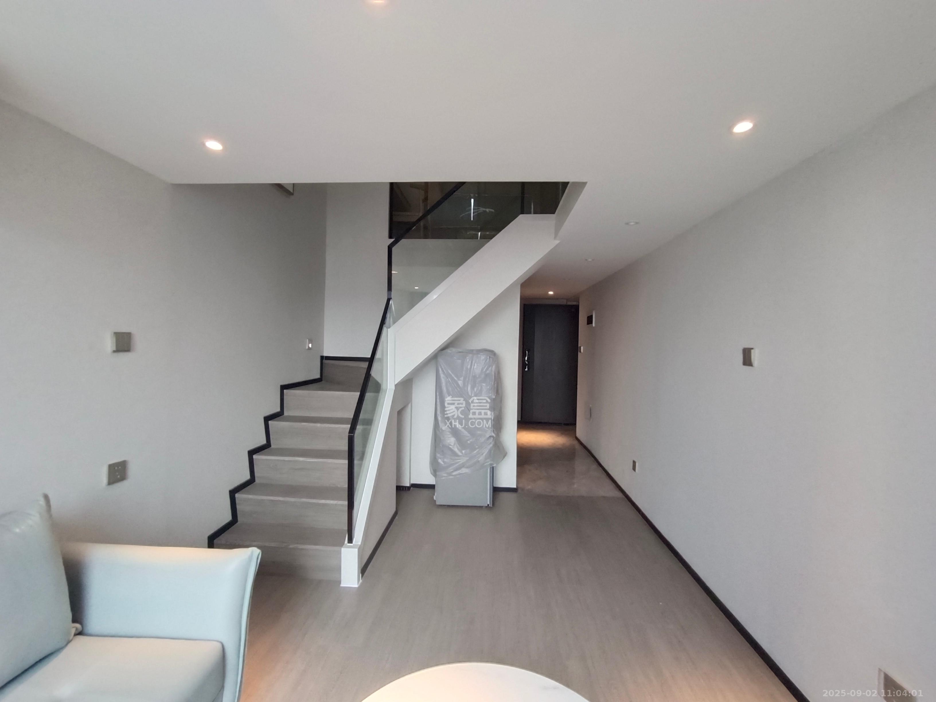 中一鲲出(鲲鹏府)  1室0厅0卫    2300.0元/月 中一鲲出(鲲鹏府)  1室0厅0卫    2300.0元/月室内图