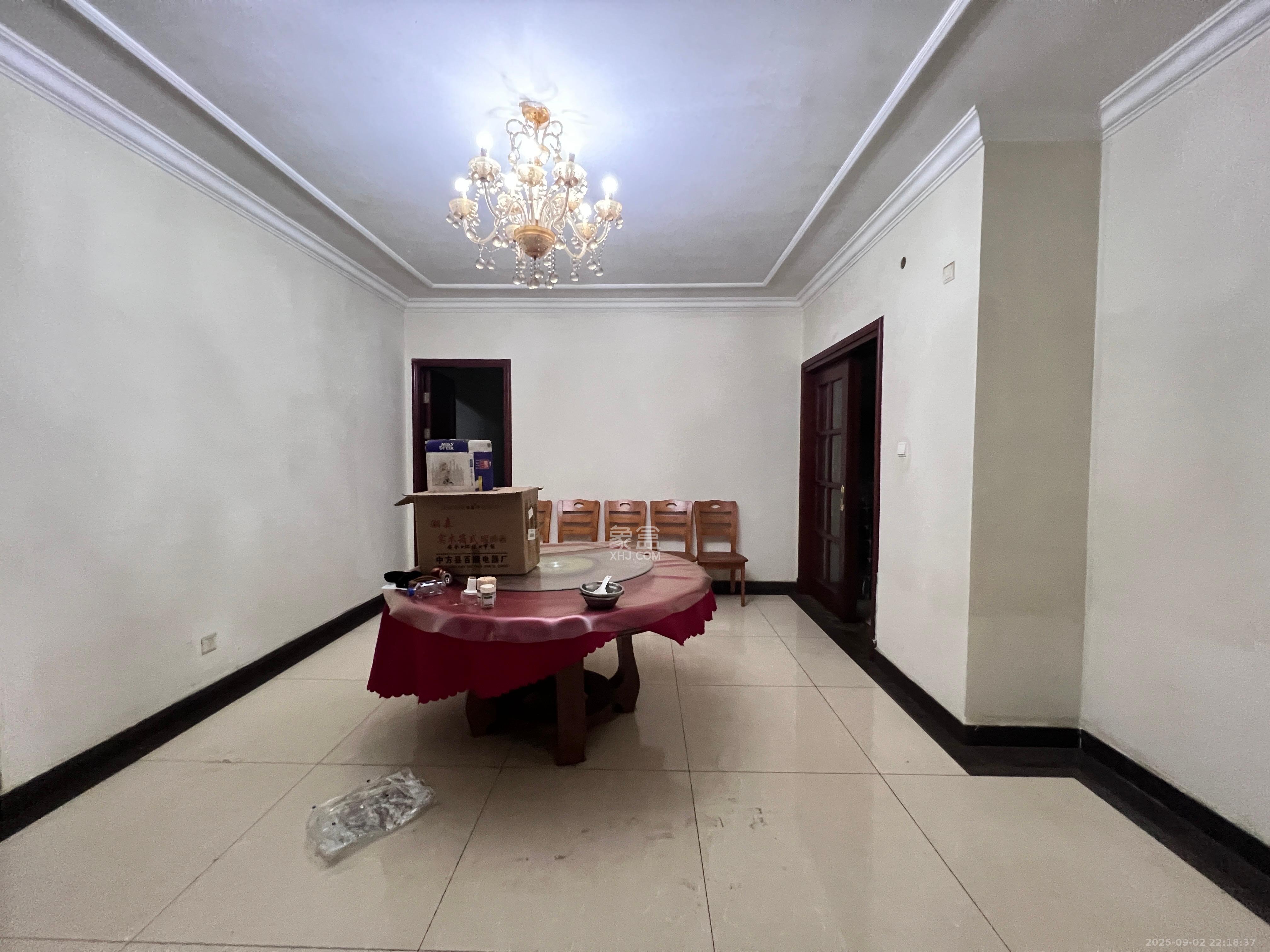 恒大绿洲 5室1厅3卫 6800.0元/月 恒大绿洲 5室1厅3卫 6800.0元/月室内图