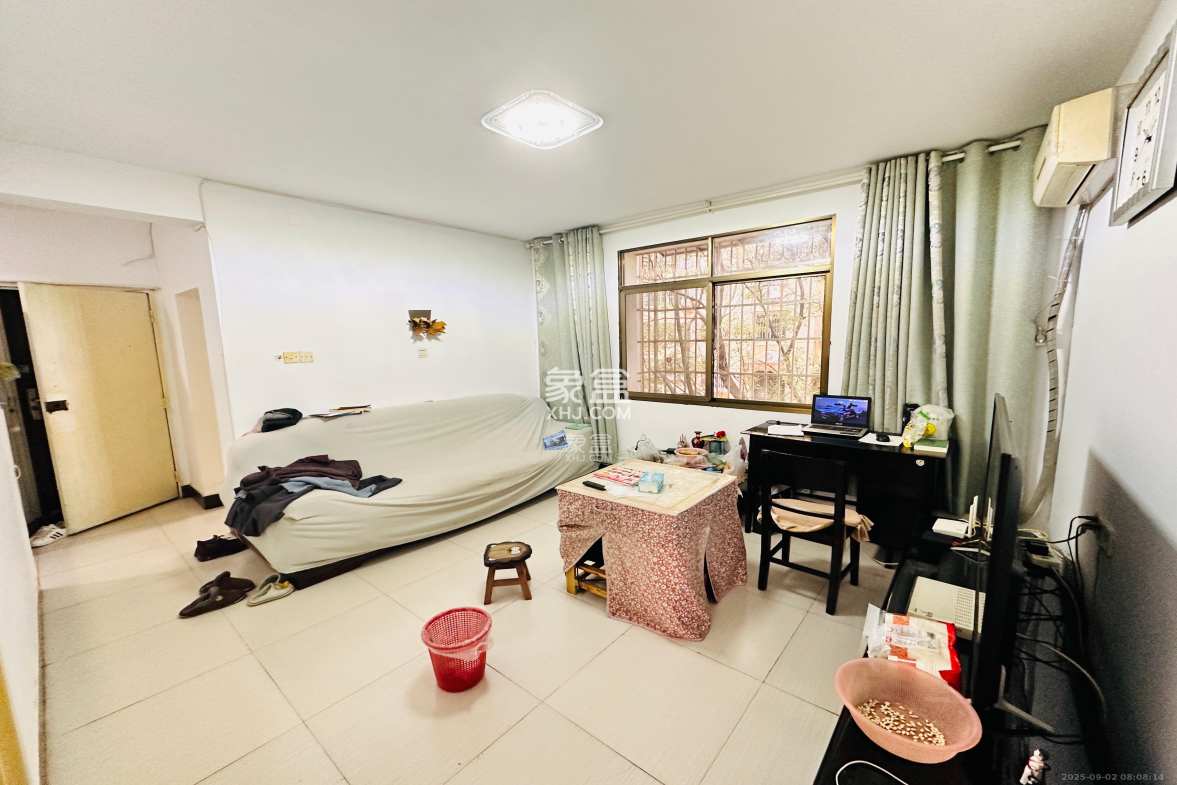 英才园三片  3室2厅1卫    2100.0元/月 英才园三片  3室2厅1卫    2100.0元/月室内图