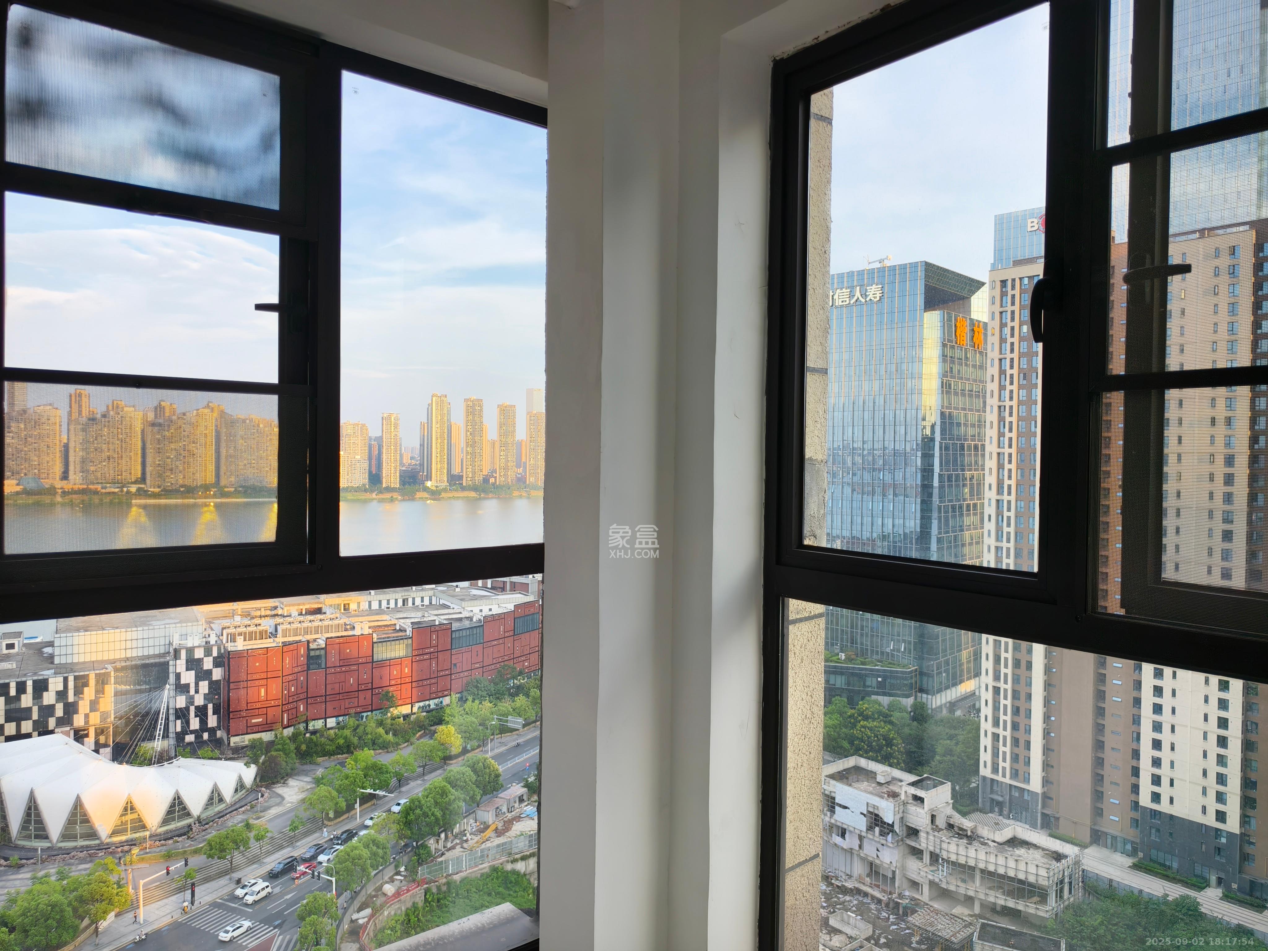 南山雍江汇(滨江国际新城)  3室2厅1卫    2900.0元/月 南山雍江汇(滨江国际新城)  3室2厅1卫    2900.0元/月室内图