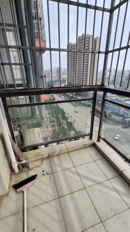 中景花园  2室2厅1卫    2200.0元/月 中景花园  2室2厅1卫    2200.0元/月室内图