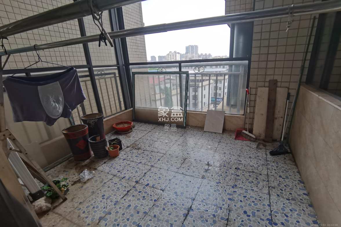 上东印象 3室2厅1卫 2400.0元/月 上东印象 3室2厅1卫 2400.0元/月室内图