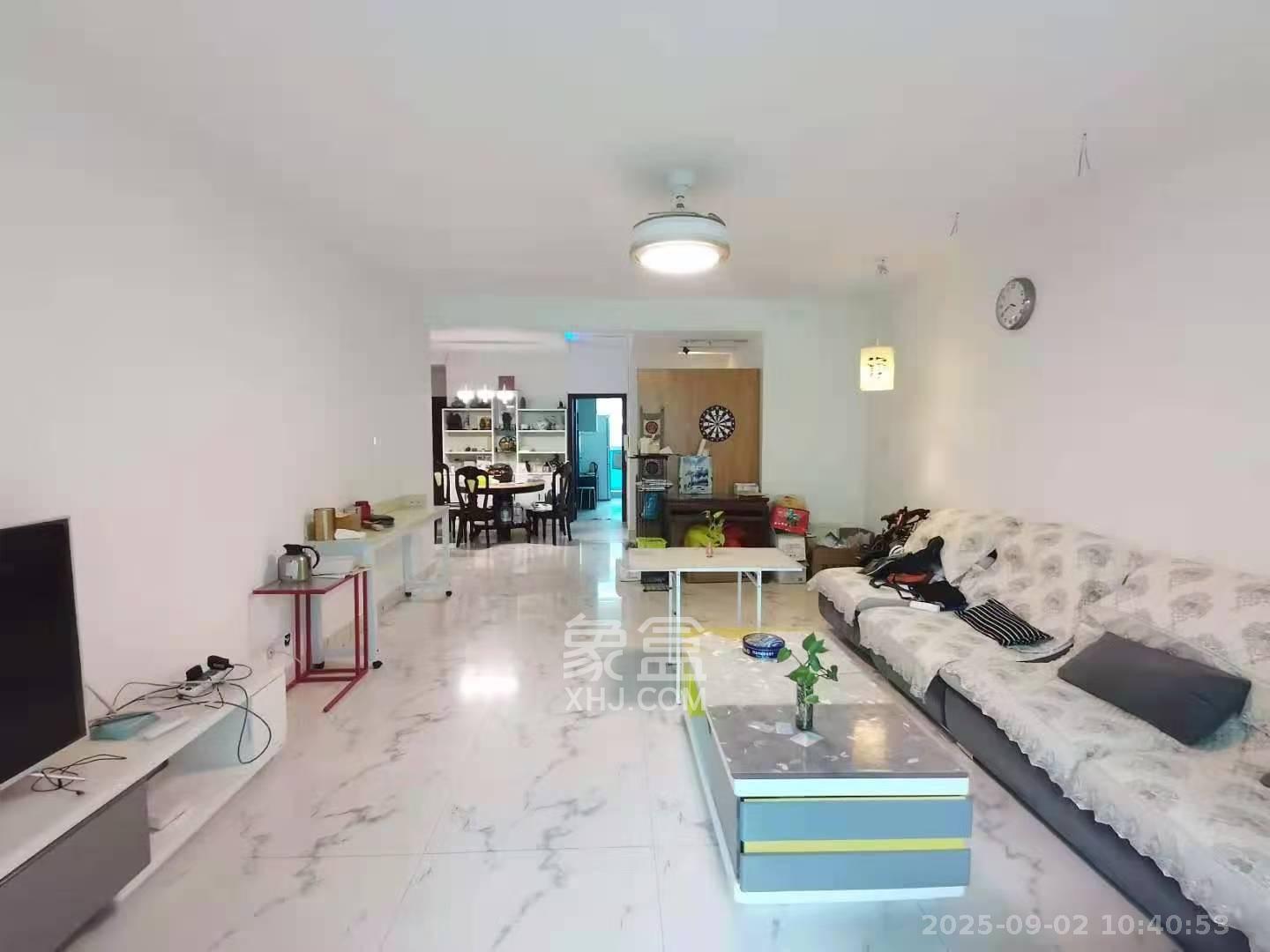 颐美园 3室2厅2卫 3000.0元/月 颐美园 3室2厅2卫 3000.0元/月室内图