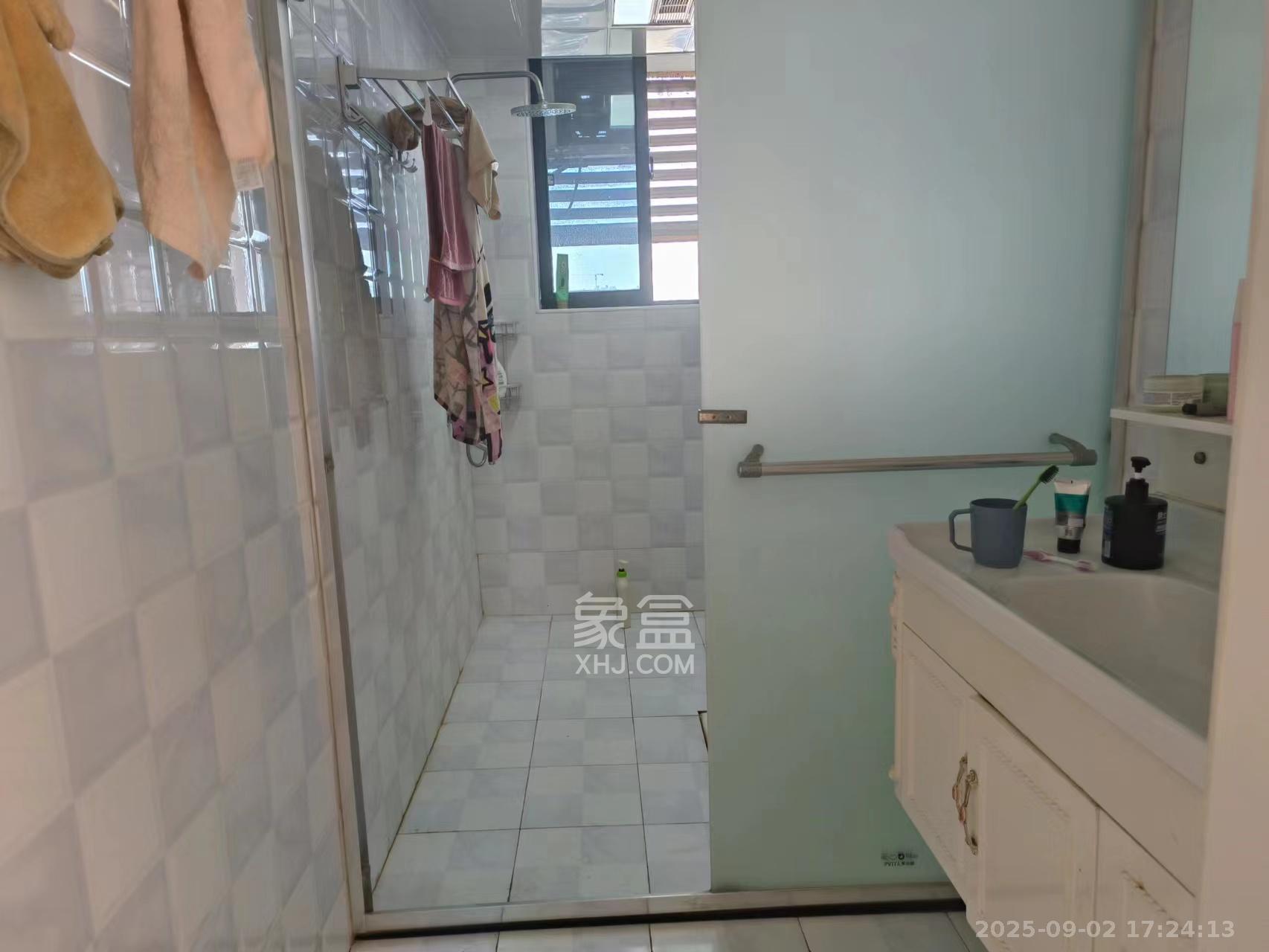 恒生碧水龙庭 3室2厅2卫 2100.0元/月 恒生碧水龙庭 3室2厅2卫 2100.0元/月室内图