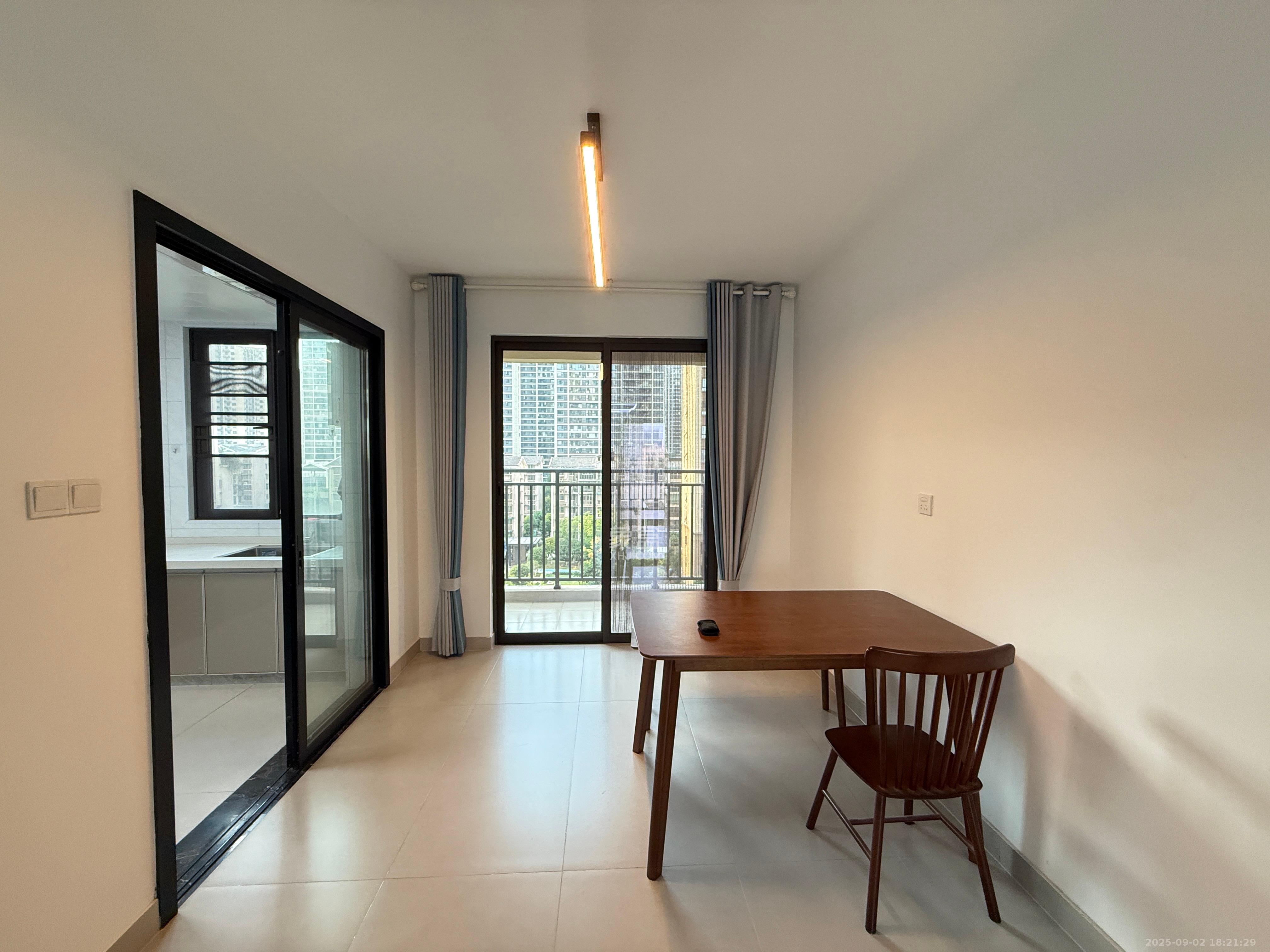 世茂璀璨天城 4室2厅2卫 4000.0元/月 世茂璀璨天城 4室2厅2卫 4000.0元/月室内图