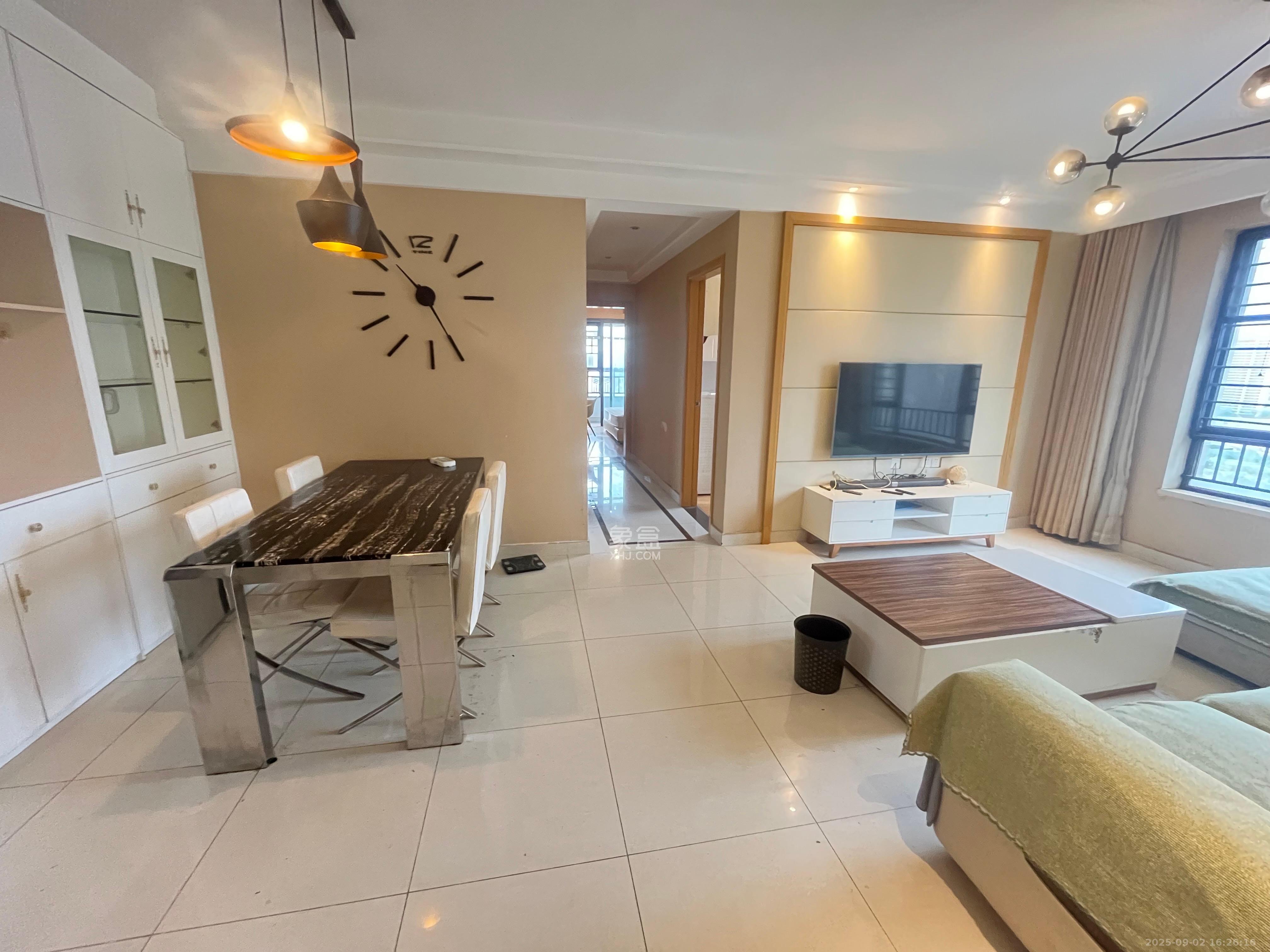 中海国际三期  3室2厅1卫    2200.0元/月 中海国际三期  3室2厅1卫    2200.0元/月室内图