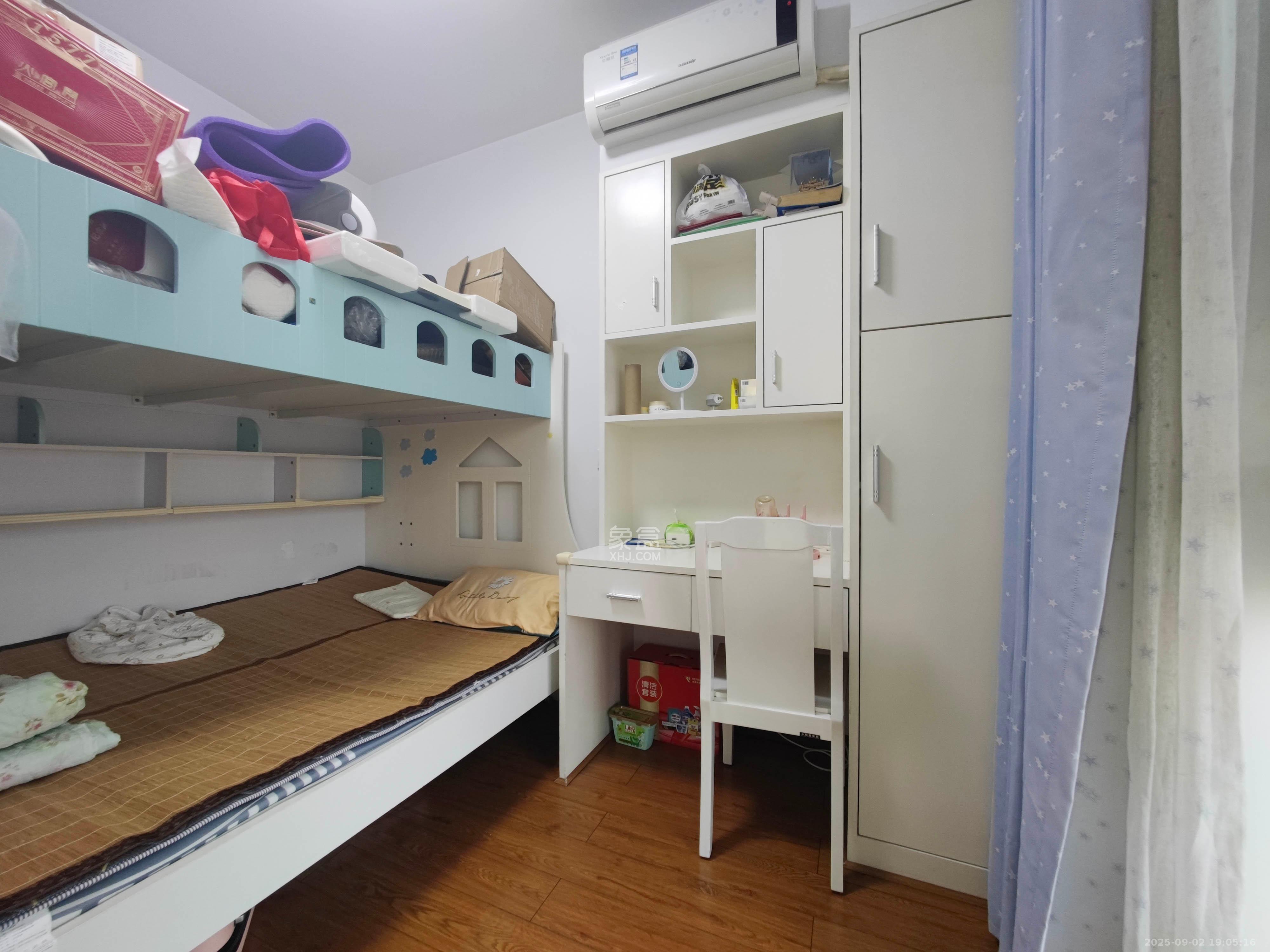 恒生碧水龙庭  2室2厅1卫    52.0万卧室