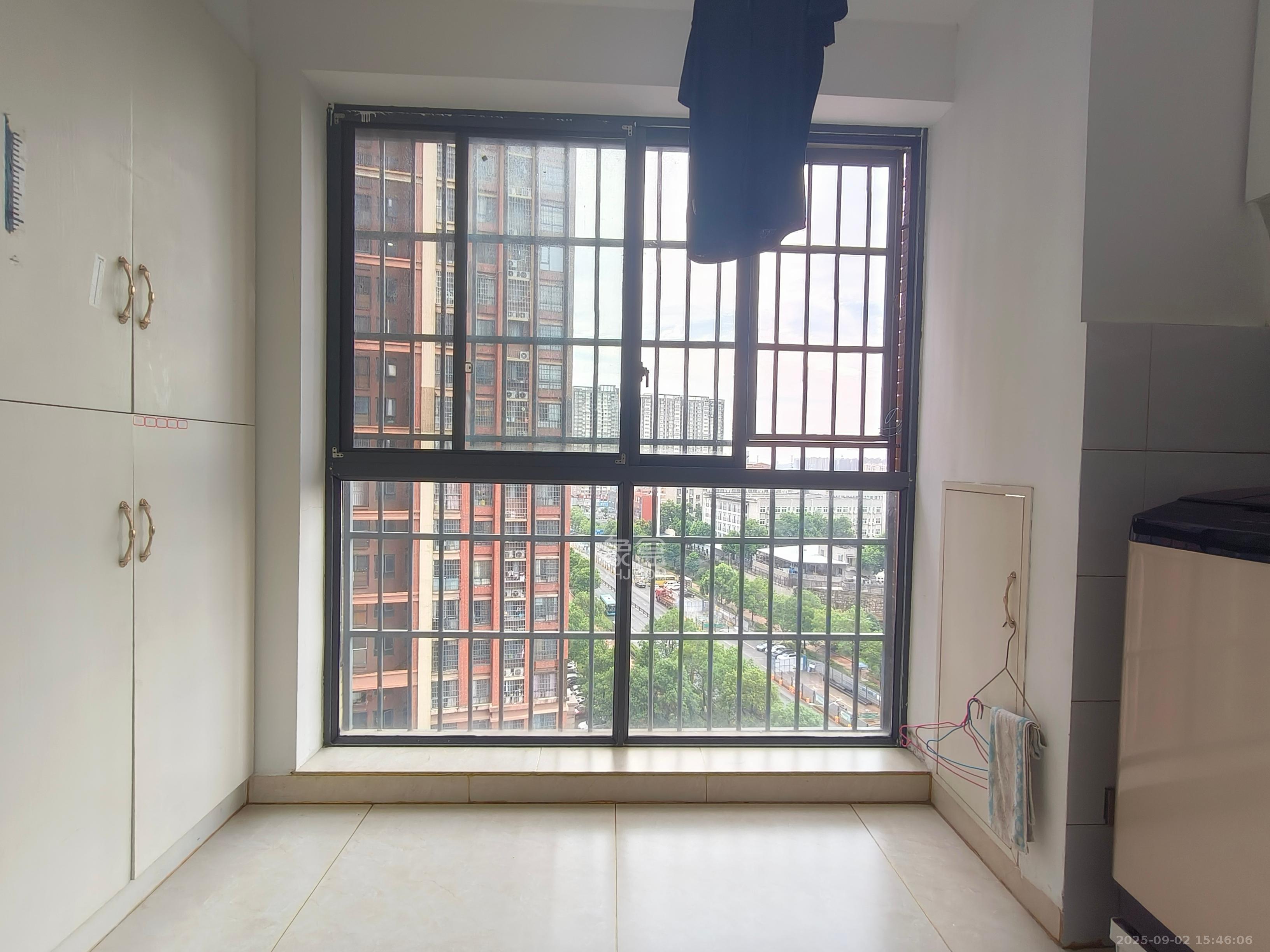 海德公园 3室2厅1卫 1700.0元/月 海德公园 3室2厅1卫 1700.0元/月室内图