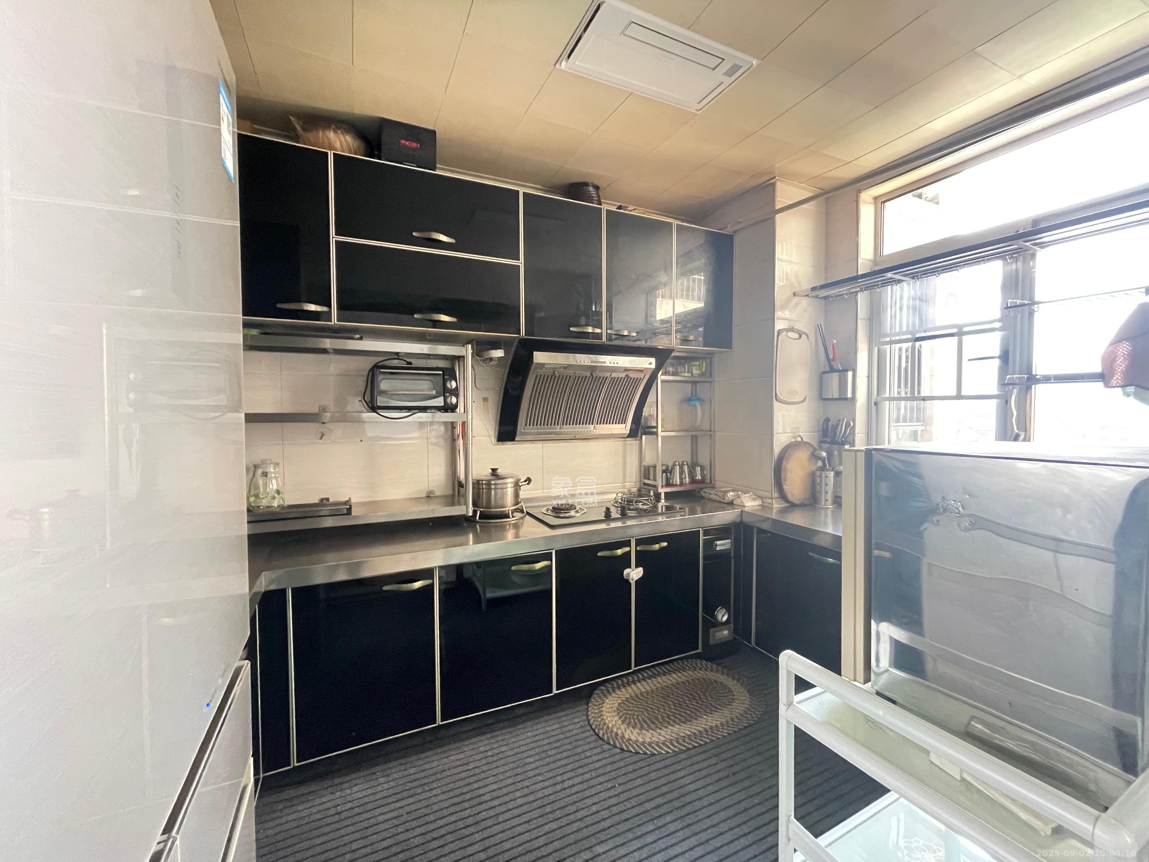 西点公园里  2室2厅2卫   2600.00元/月室内图