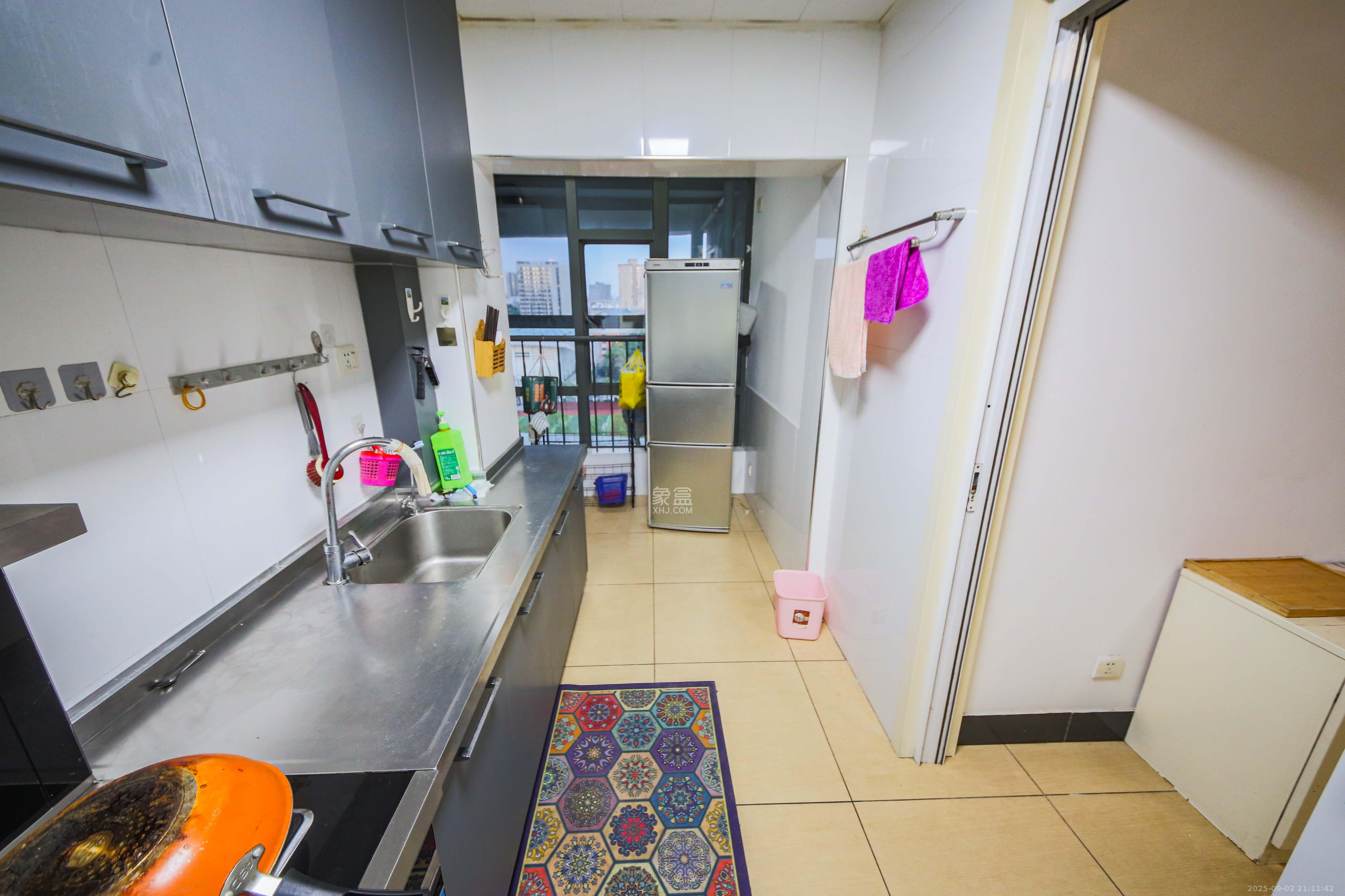 BOBO天下城（CTA财富中心）  3室2厅1卫    82.0万厨房