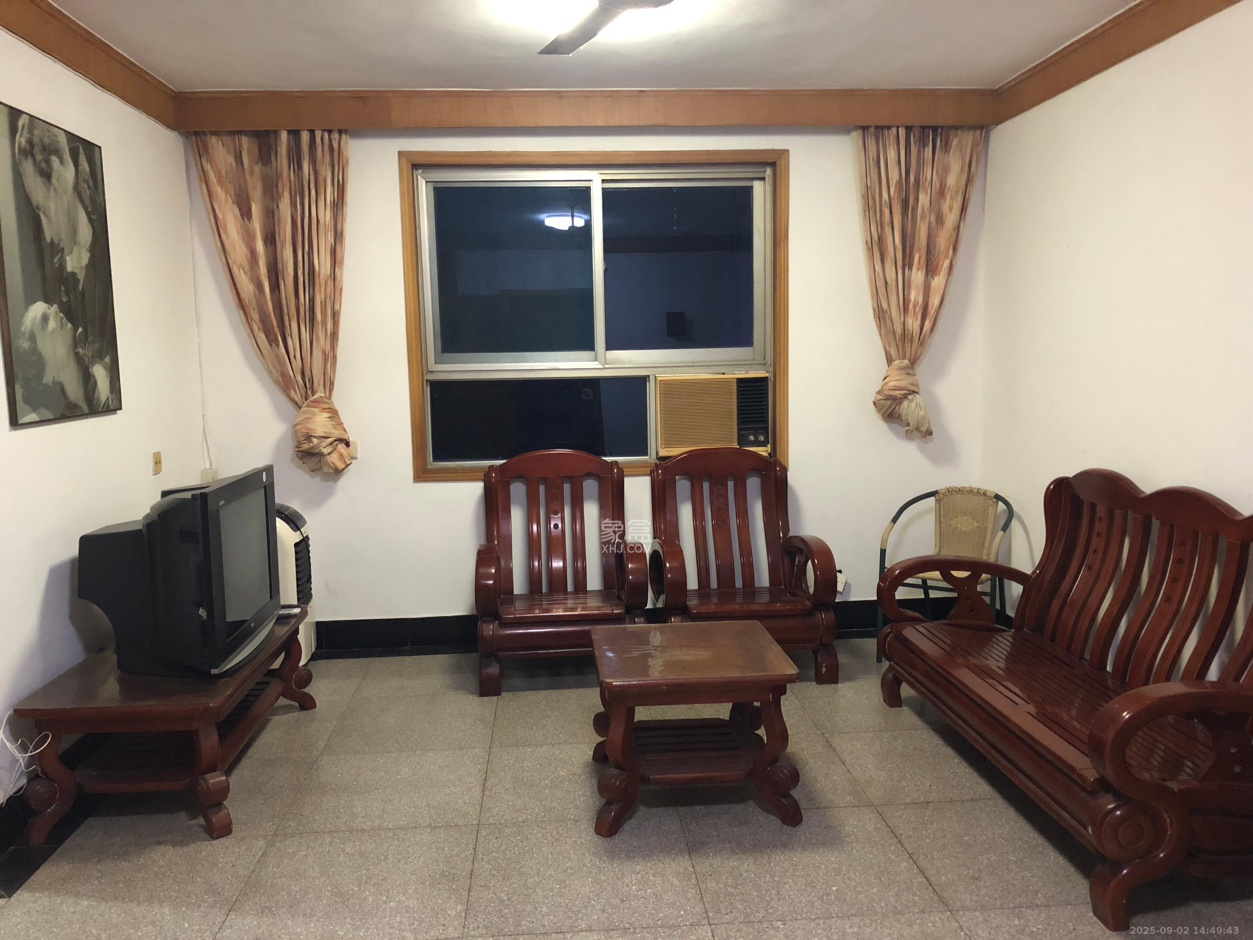 公交园小区(公交新村) 2室1厅1卫 1500.0元/月 公交园小区(公交新村) 2室1厅1卫 1500.0元/月室内图