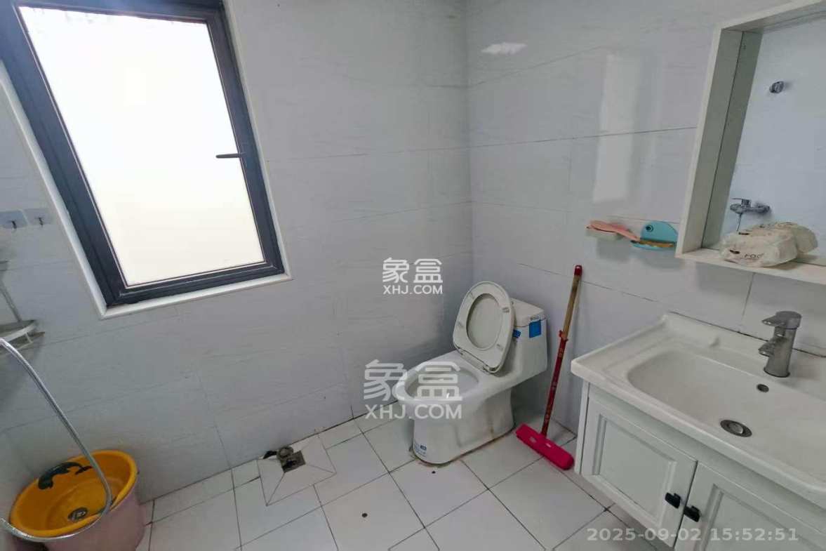 保利大都汇一期、二期  3室2厅2卫    3300.0元/月 保利大都汇一期、二期  3室2厅2卫    3300.0元/月室内图