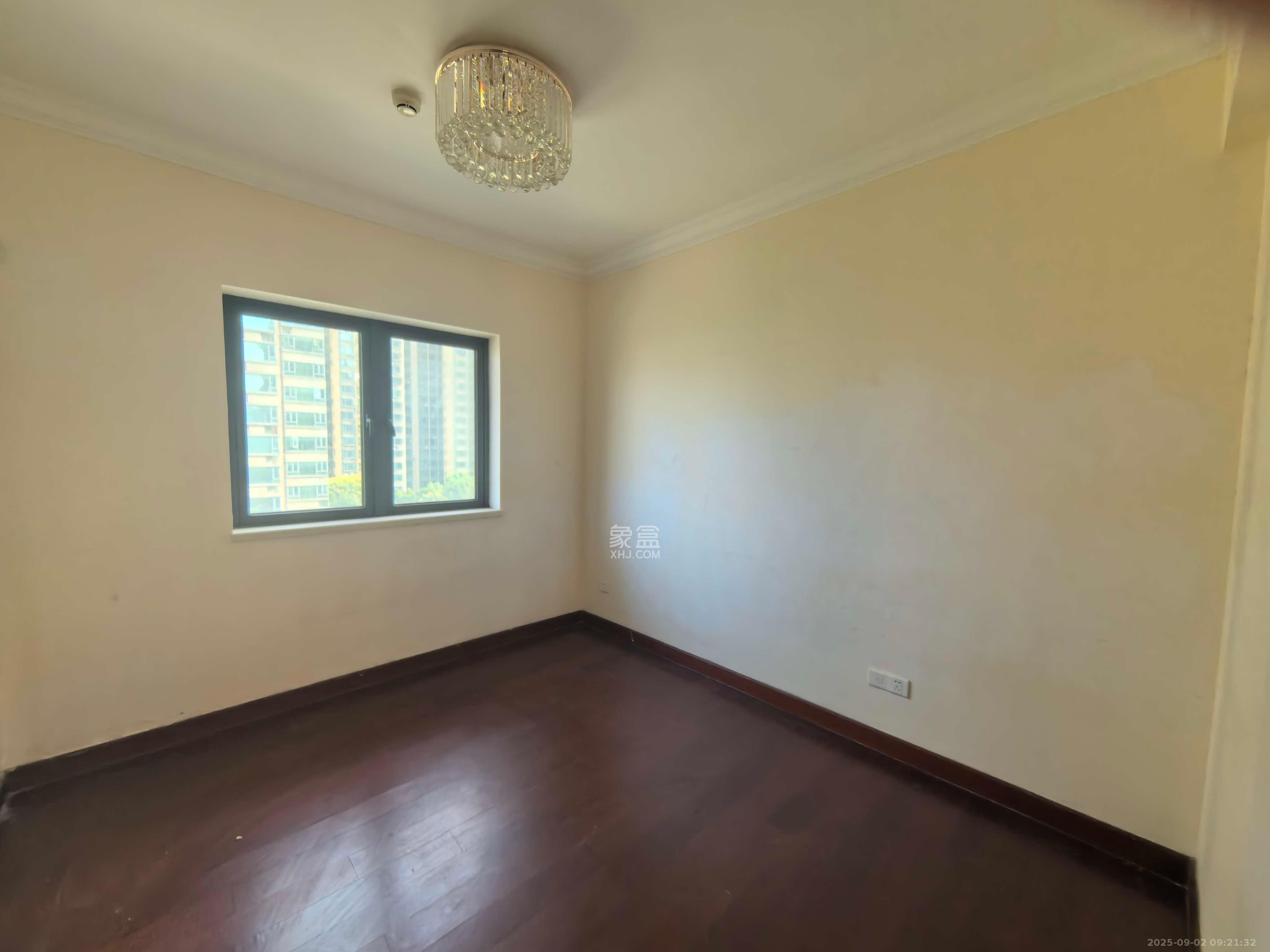 恒大国际广场  3室1厅1卫    2500.0元/月 恒大国际广场  3室1厅1卫    2500.0元/月室内图1