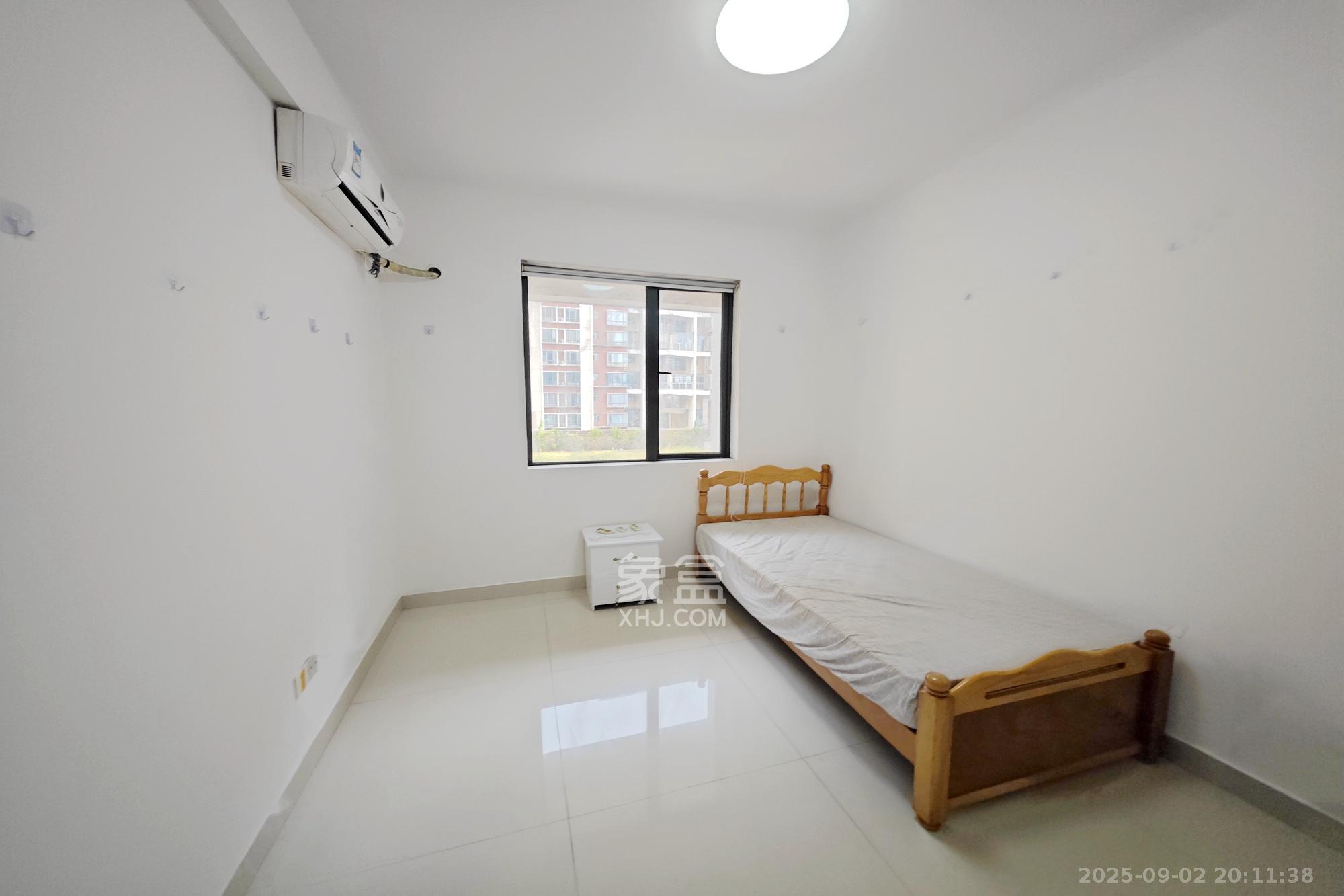 长房天翼未来城  3室2厅1卫    158.8万卧室