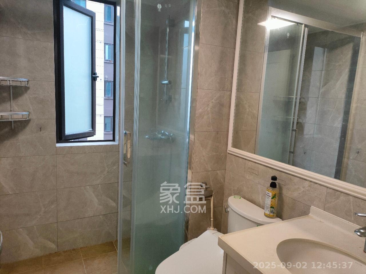 中海珑悦府  4室2厅2卫   3000.00元/月室内图