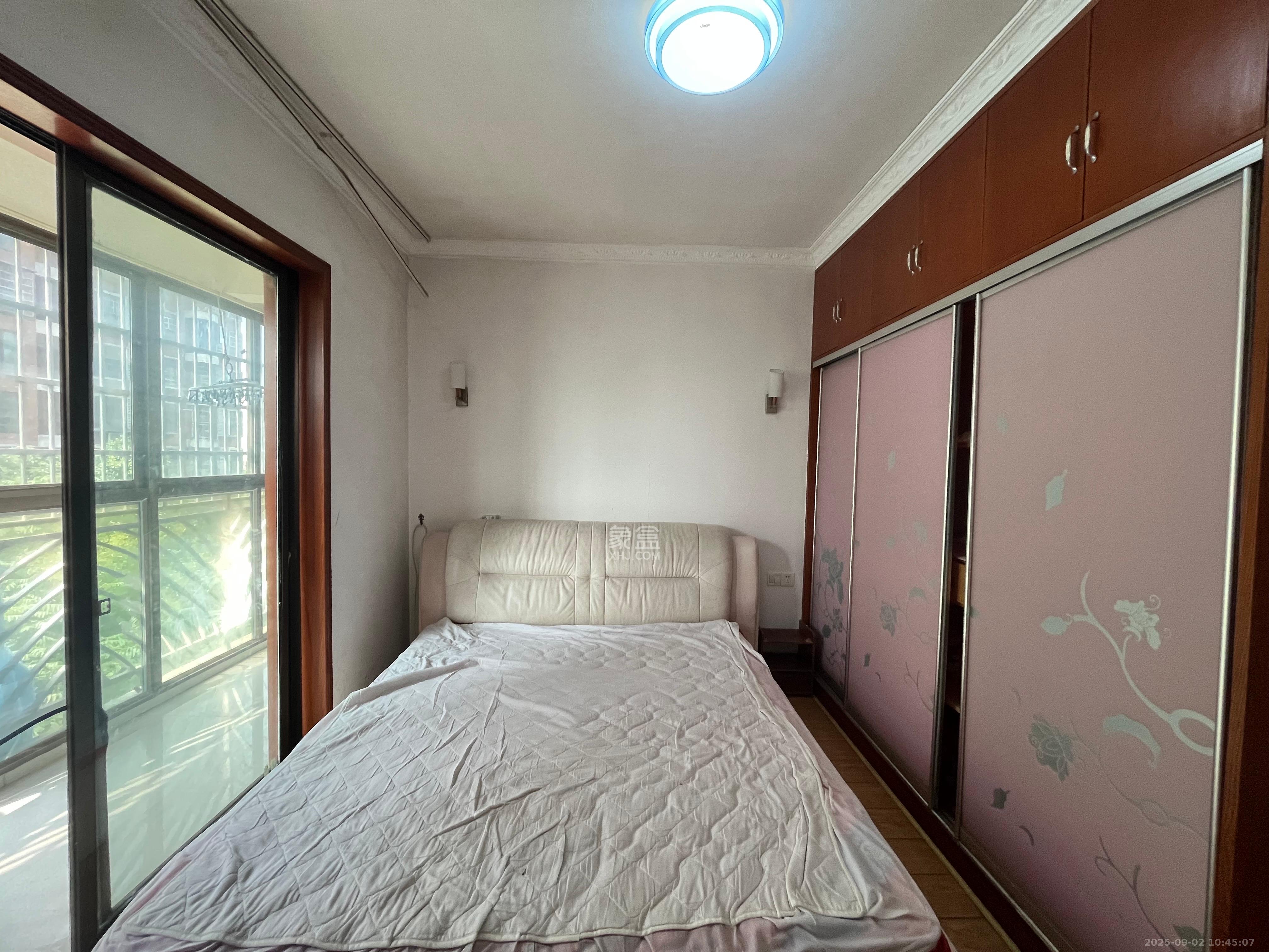 丽都桃源（金峰北院二期）  3室2厅1卫   2400.00元/月室内图