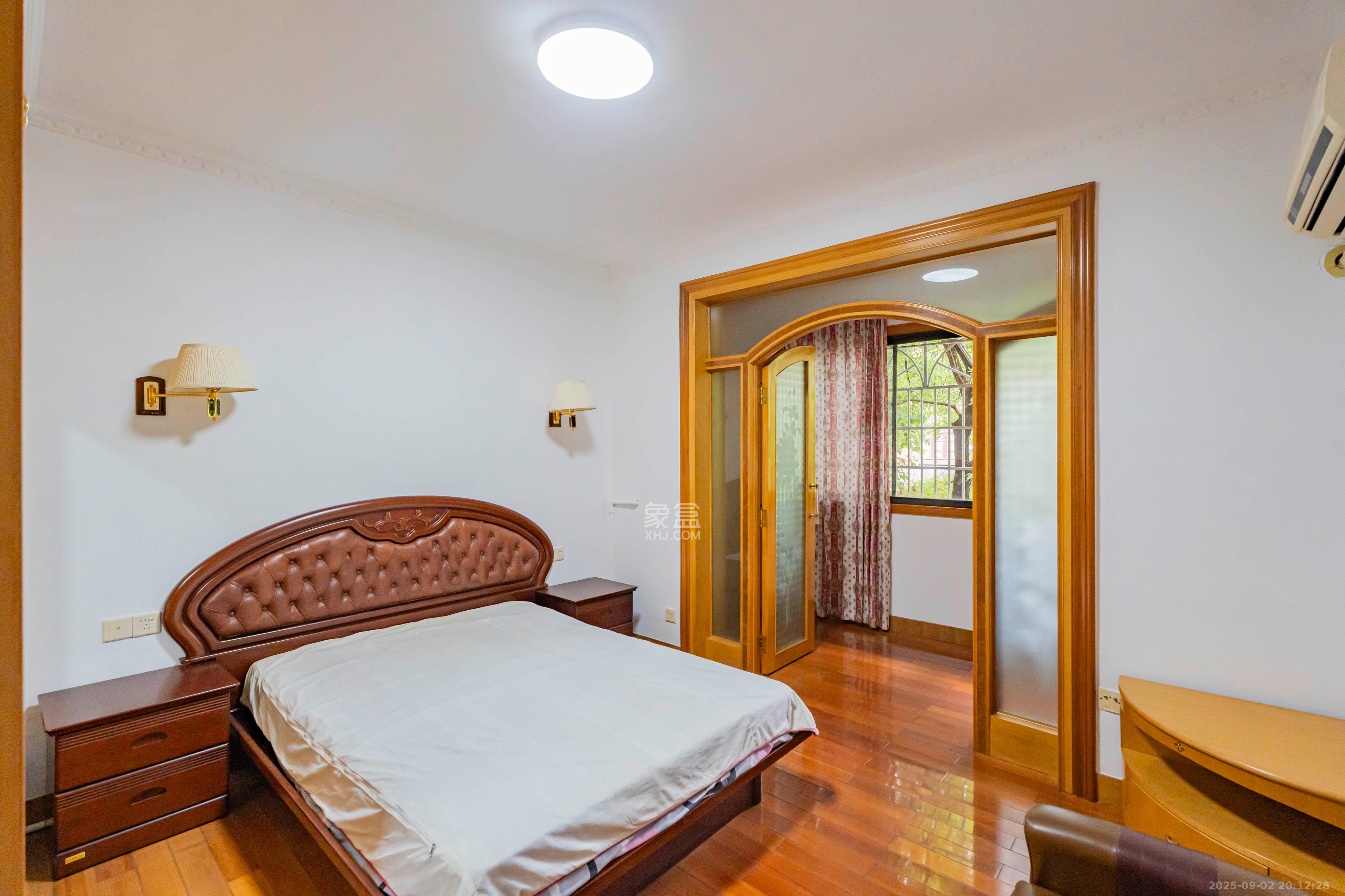 展览馆科协宿舍  4室2厅1卫    125.0万 展览馆科协宿舍  4室2厅1卫    125.0万卧室