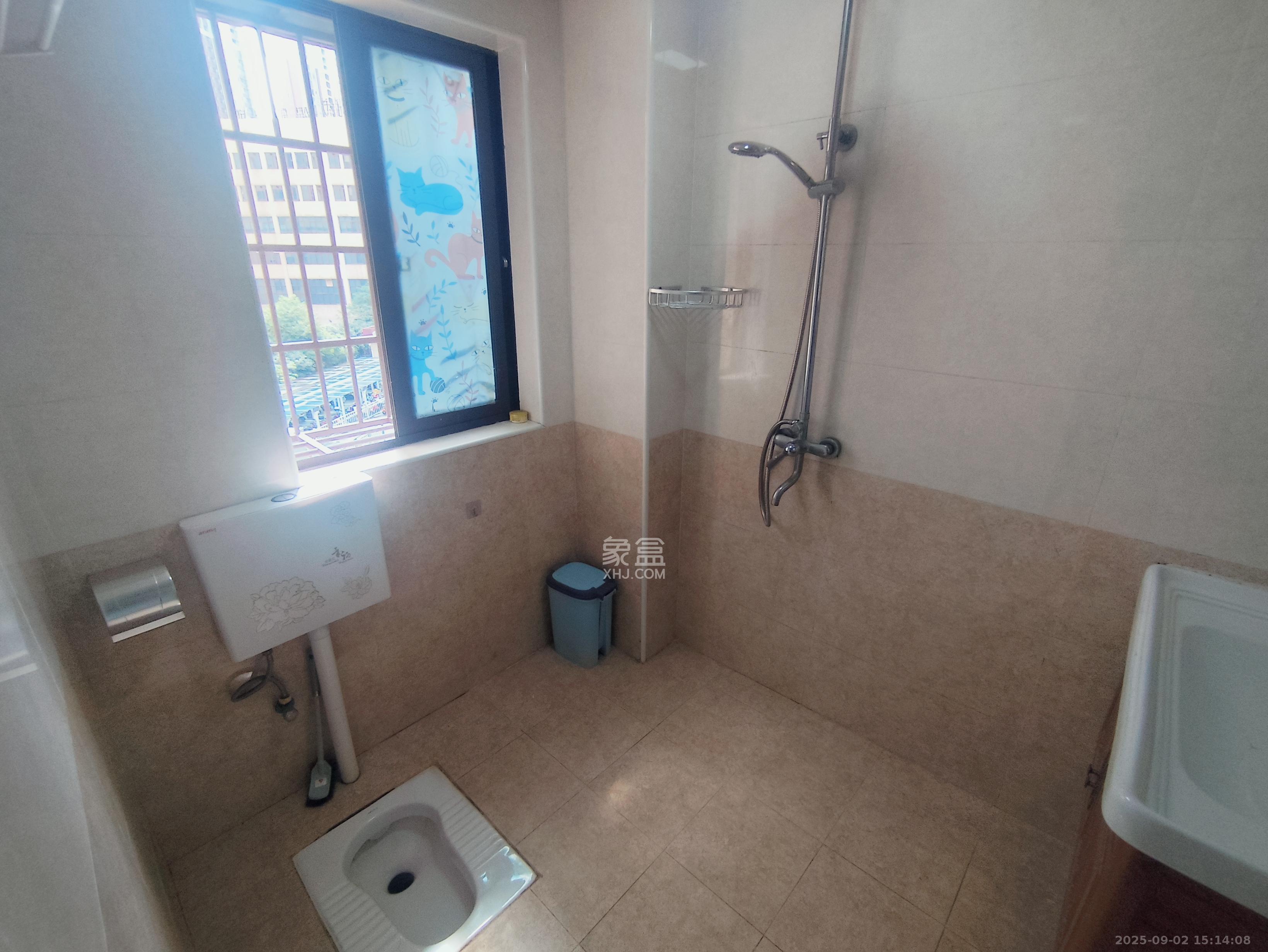 三景华御  4室2厅2卫   2500.00元/月室内图