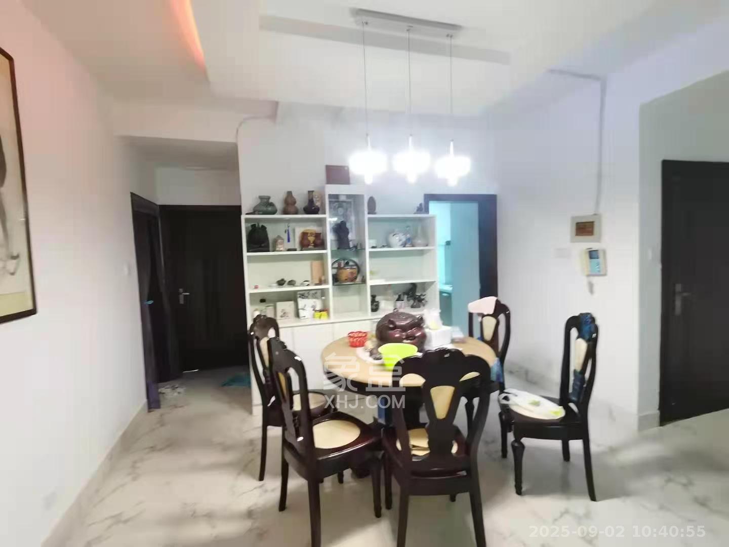 颐美园 3室2厅2卫 3000.0元/月 颐美园 3室2厅2卫 3000.0元/月室内图