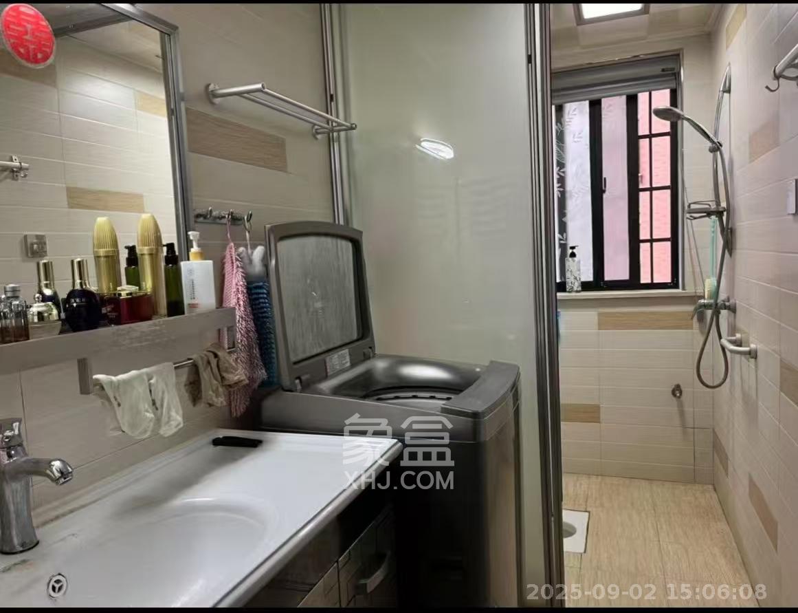 霞光山庄北苑 3室2厅2卫 1600.0元/月 霞光山庄北苑 3室2厅2卫 1600.0元/月室内图