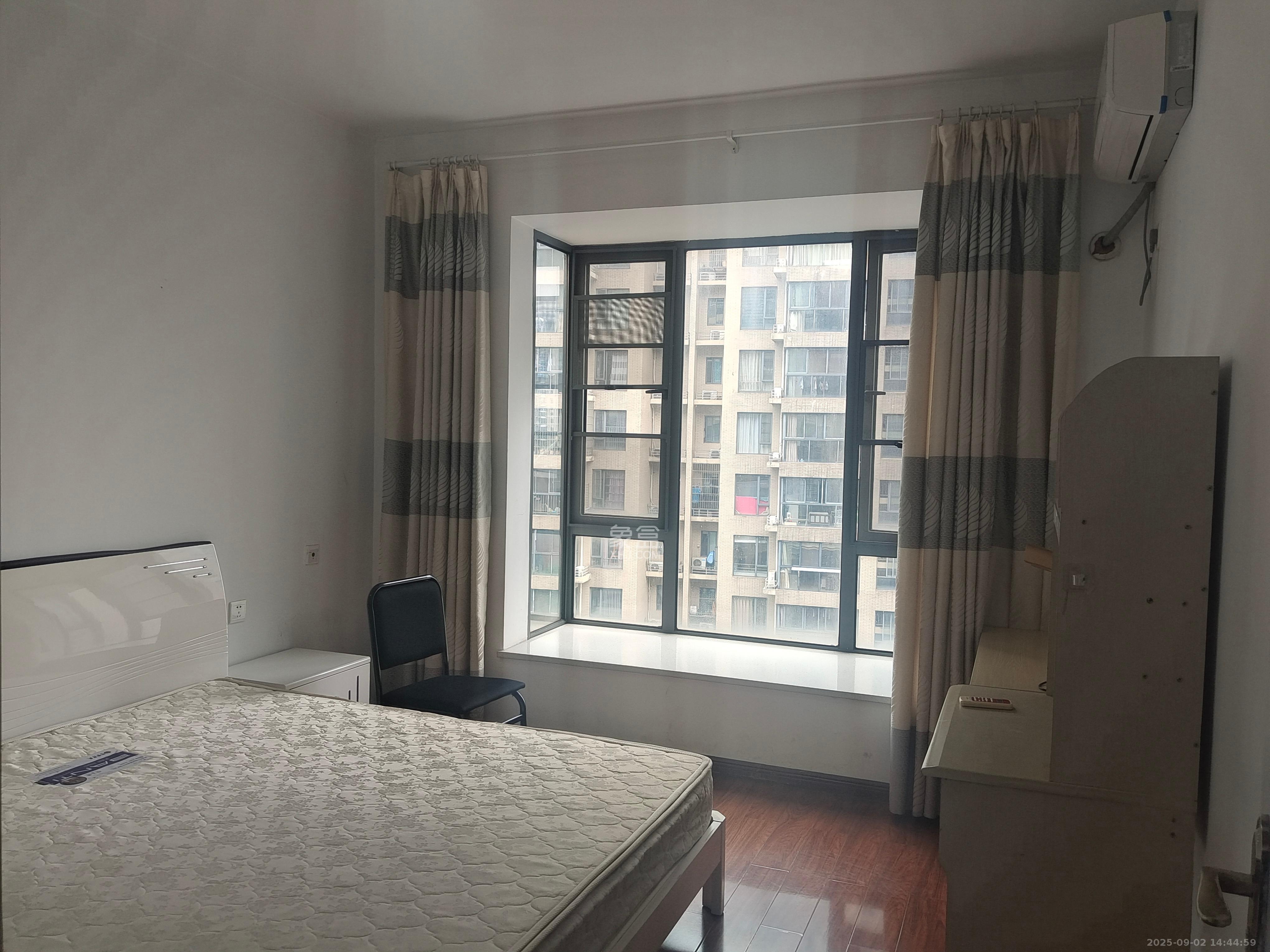 鑫远熙山  3室2厅1卫    2500.0元/月室内图