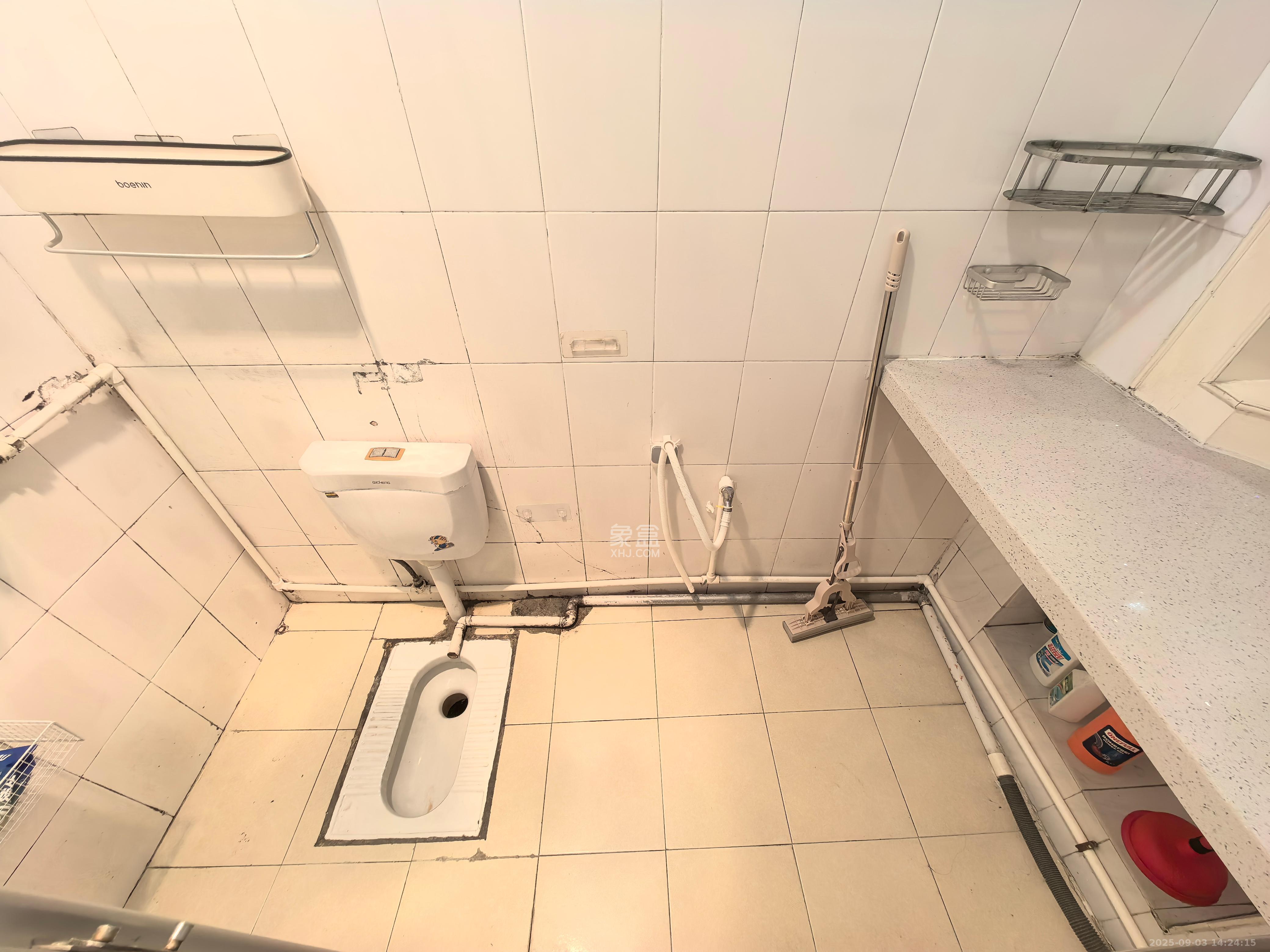 湖南日报宿舍 2室2厅1卫 2200.0元/月 湖南日报宿舍 2室2厅1卫 2200.0元/月室内图