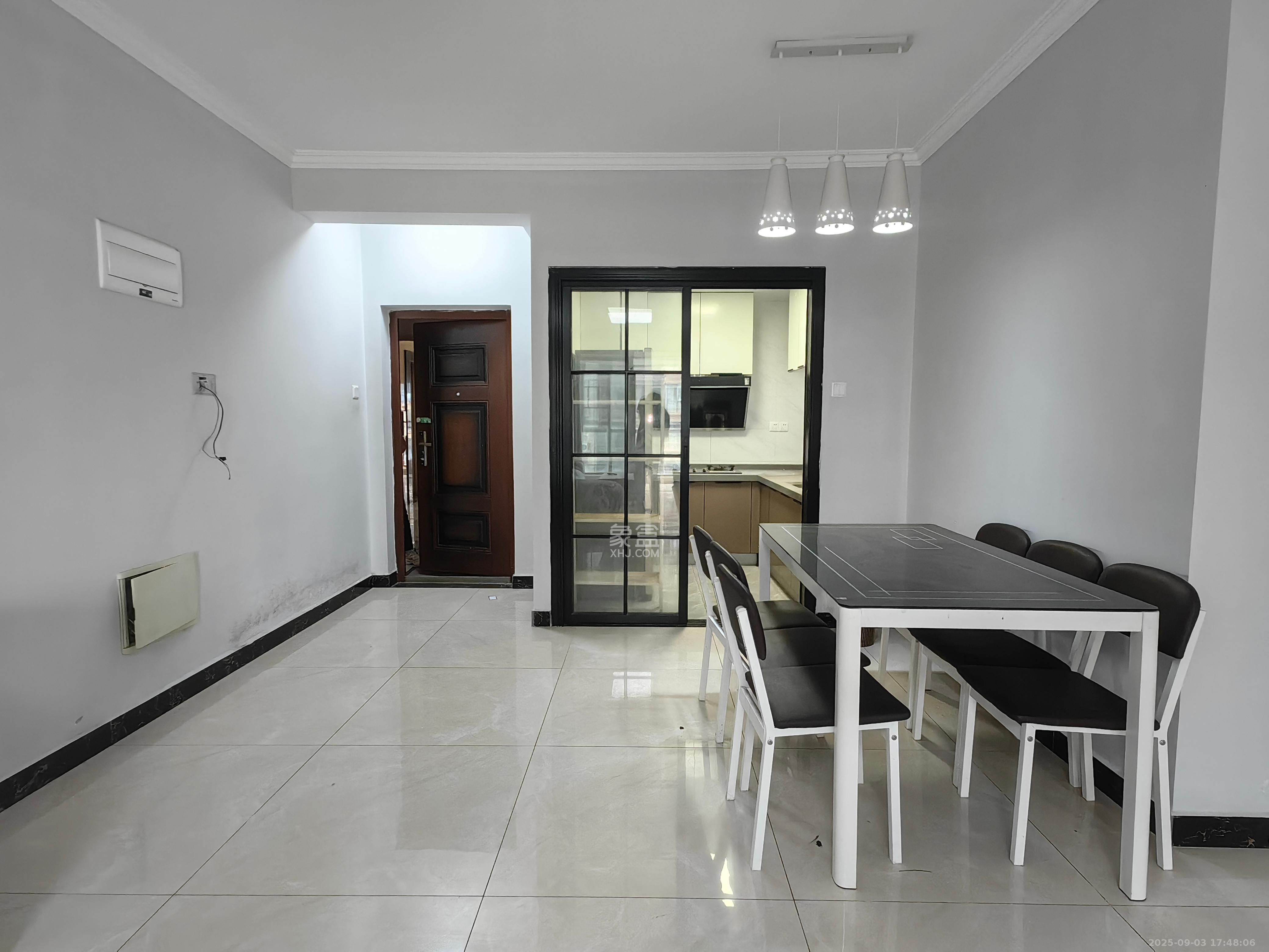 中建嘉和城  3室2厅1卫    2300.0元/月 中建嘉和城  3室2厅1卫    2300.0元/月室内图