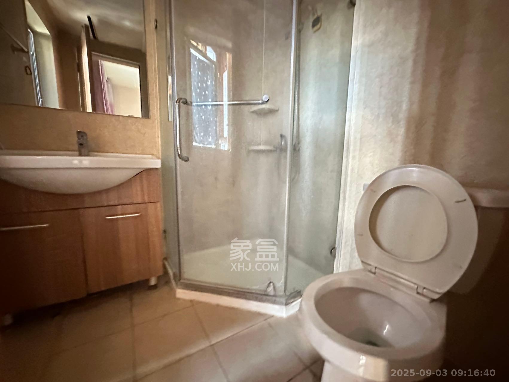 麓谷小镇 3室2厅2卫 2500.0元/月 麓谷小镇 3室2厅2卫 2500.0元/月室内图