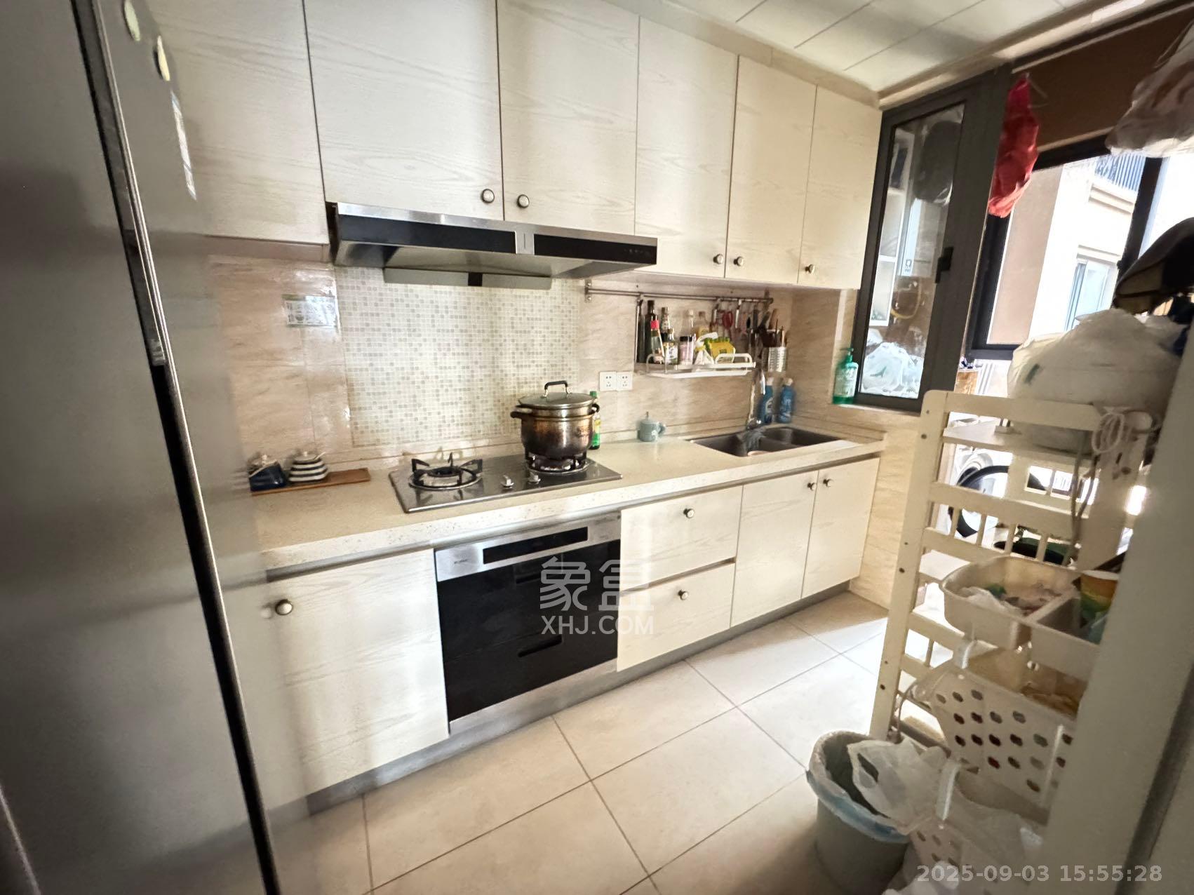 珠江郦城公园1号  3室2厅1卫    3000.0元/月 珠江郦城公园1号  3室2厅1卫    3000.0元/月室内图