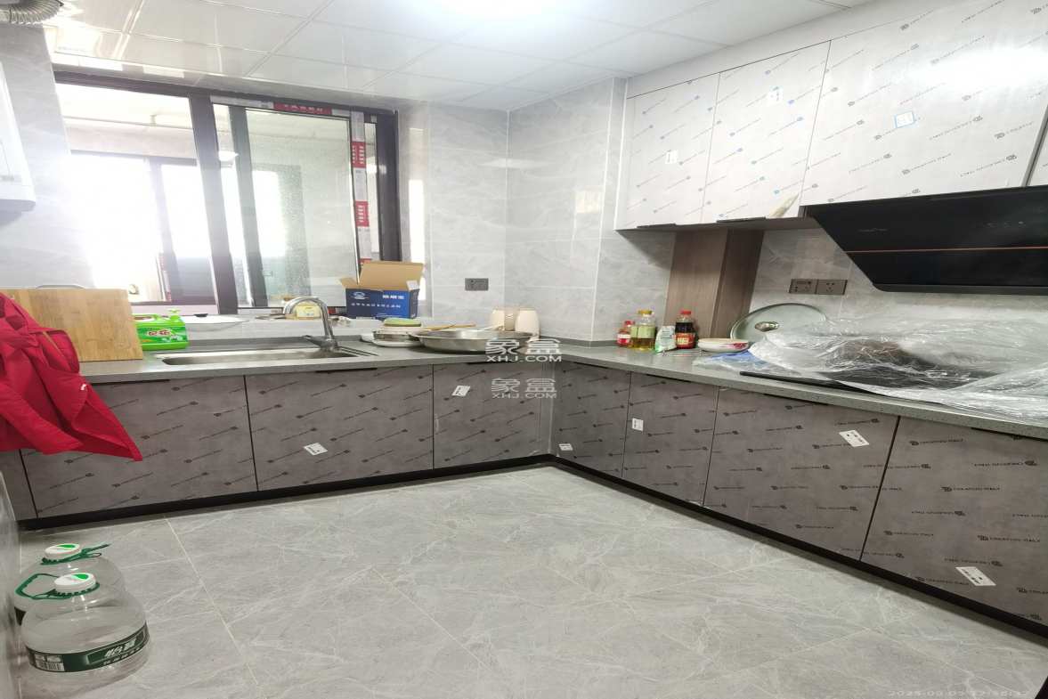 公园9号大都会  1室1厅1卫    2700.0元/月 公园9号大都会  1室1厅1卫    2700.0元/月室内图