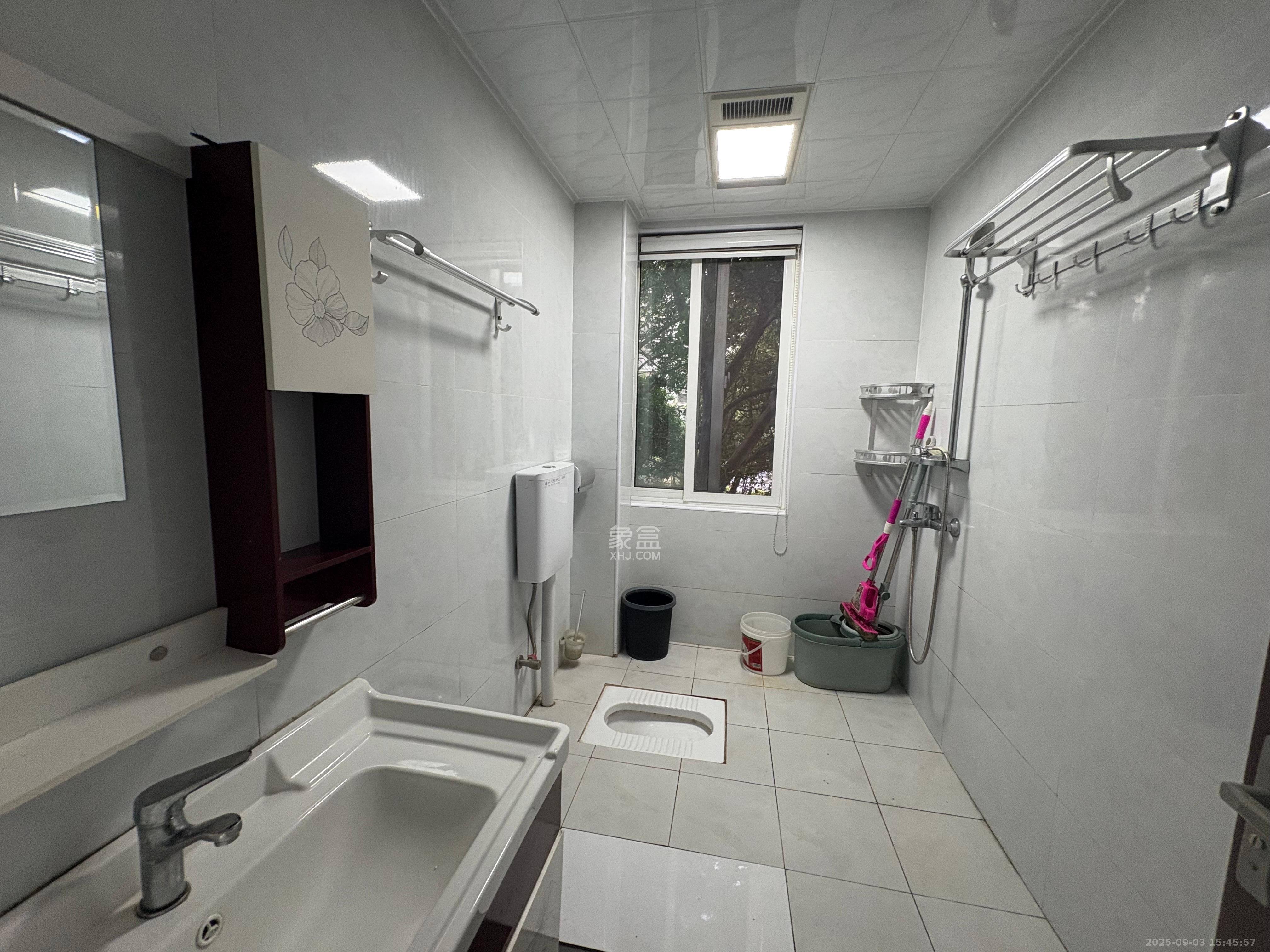 山语城一期  3室2厅2卫    2200.0元/月 山语城一期  3室2厅2卫    2200.0元/月室内图