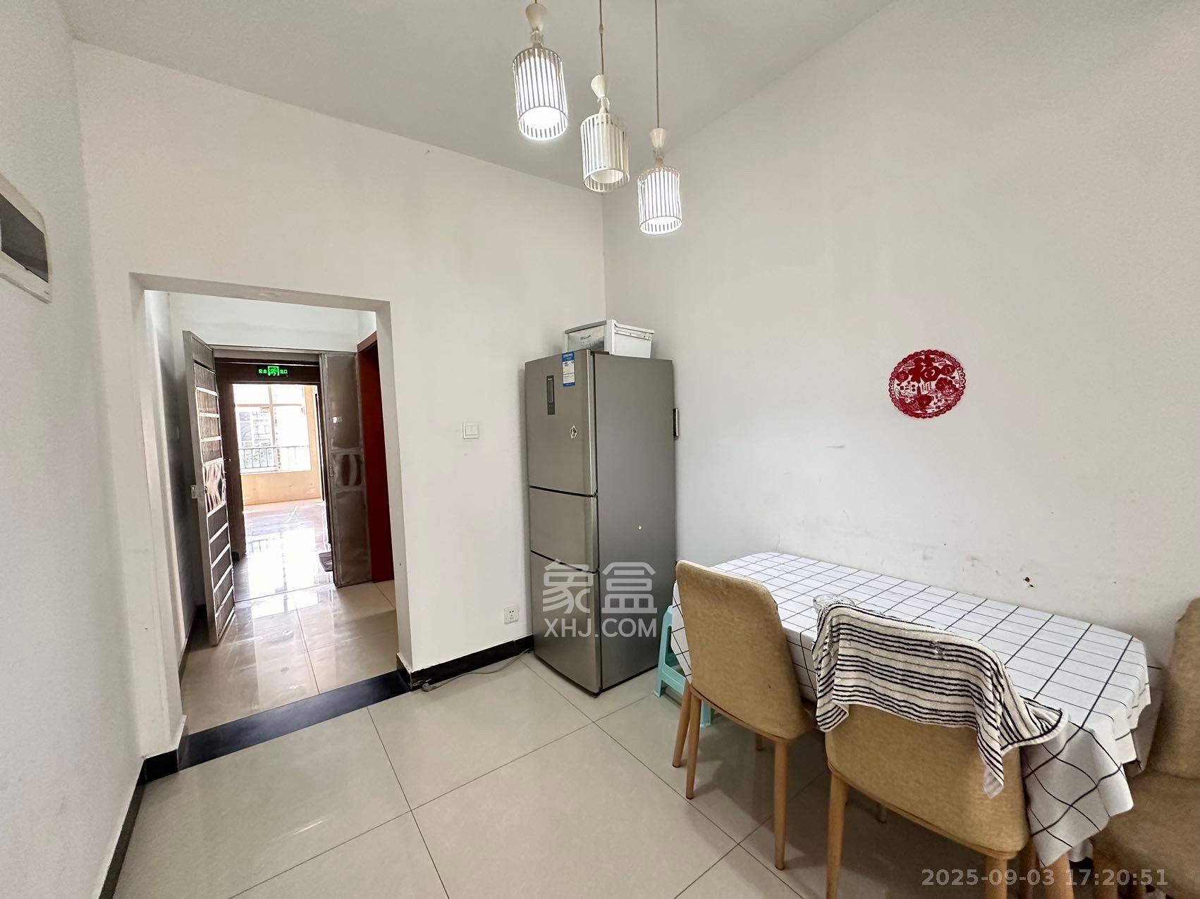 泊爱蓝湾  3室2厅1卫    2500.0元/月 泊爱蓝湾  3室2厅1卫    2500.0元/月室内图