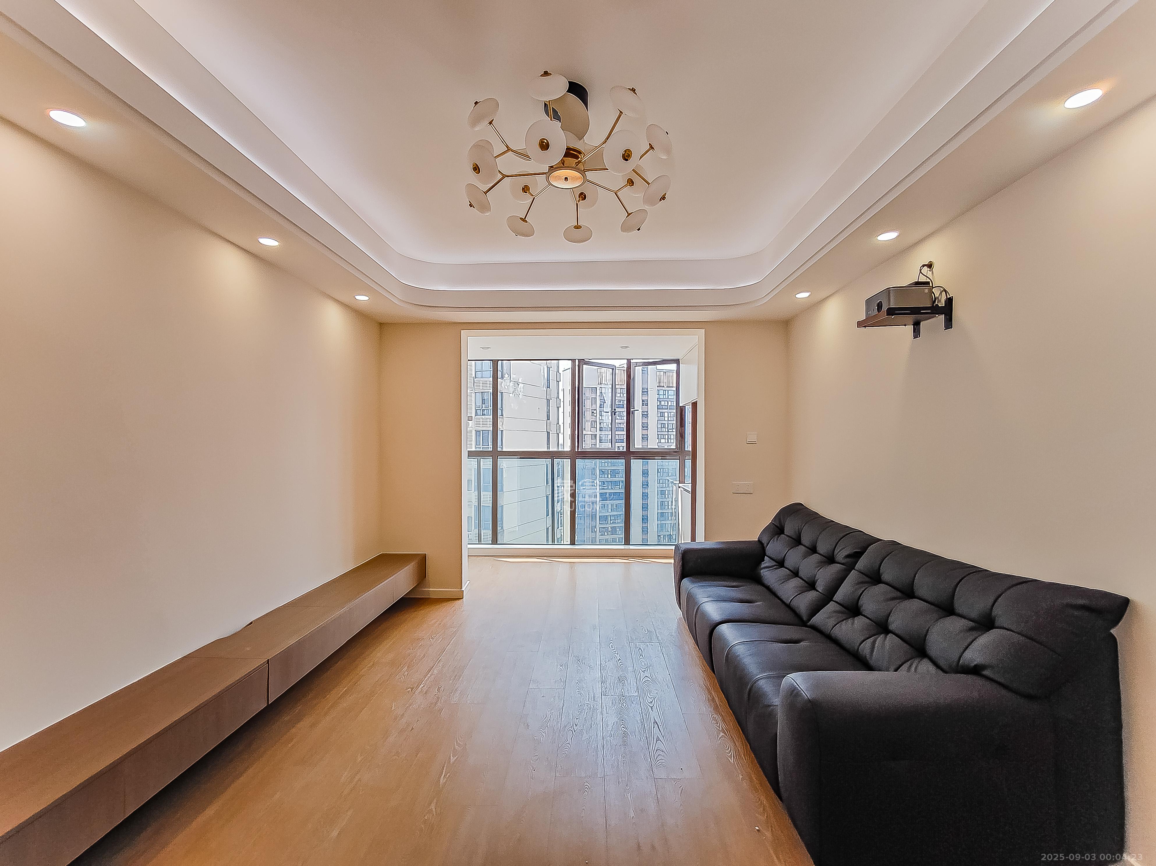 通用时代国际社区  3室2厅2卫    128.8万 通用时代国际社区  3室2厅2卫    128.8万客厅