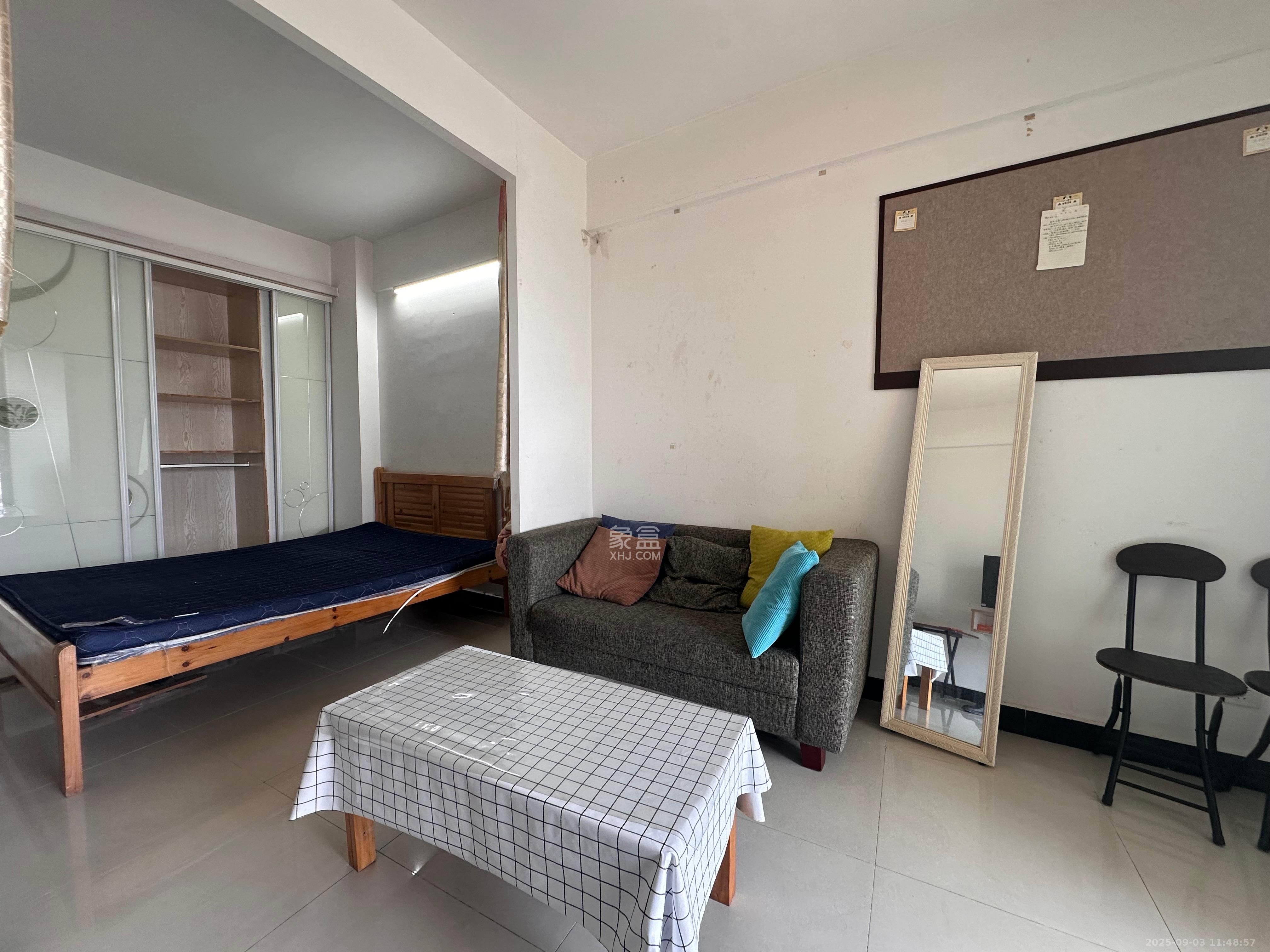 钱隆樽品(一、二、三期) 1室1厅1卫 1400.0元/月 钱隆樽品(一、二、三期) 1室1厅1卫 1400.0元/月室内图