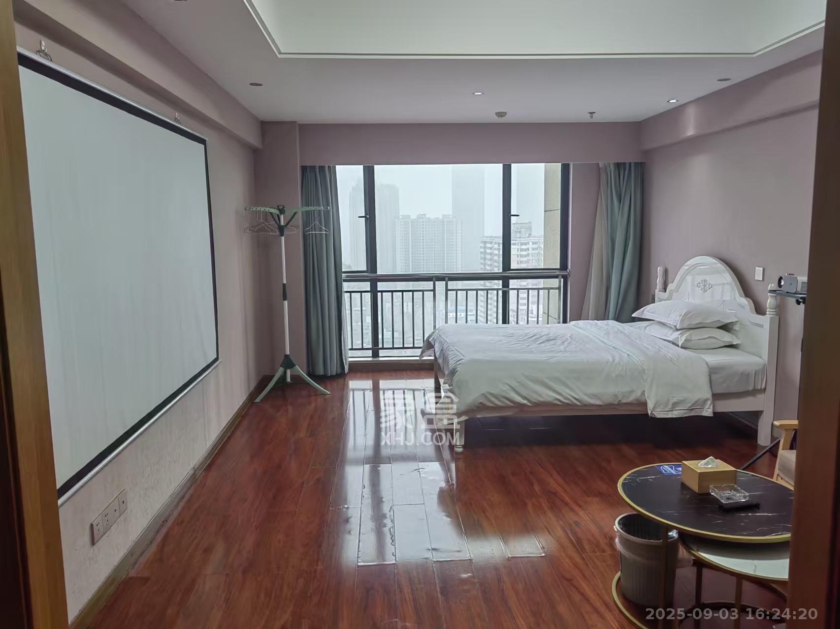 五一钻界  1室1厅1卫    2200.0元/月室内图