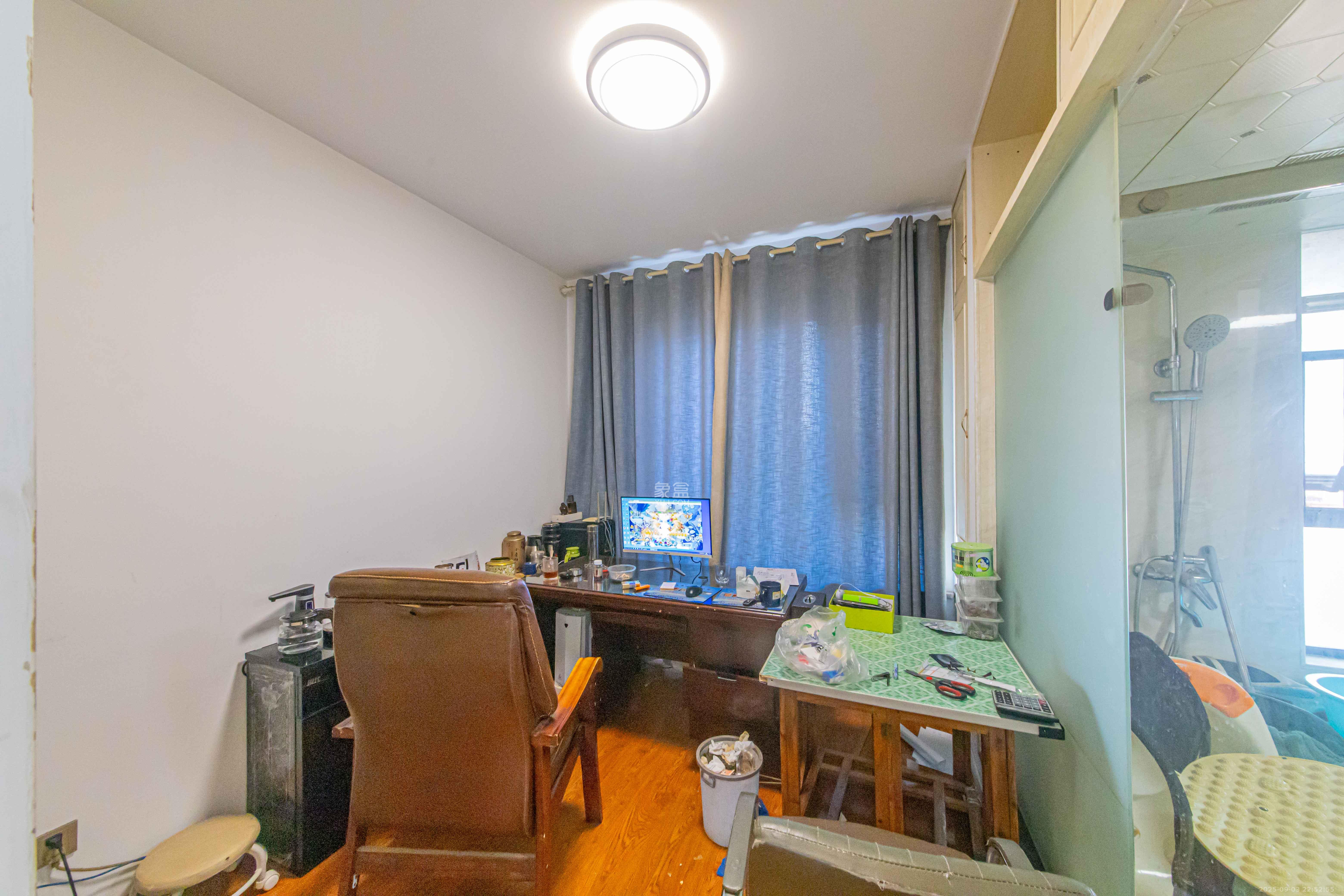 北辰中央公园B区  4室2厅1卫    112.0万卧室