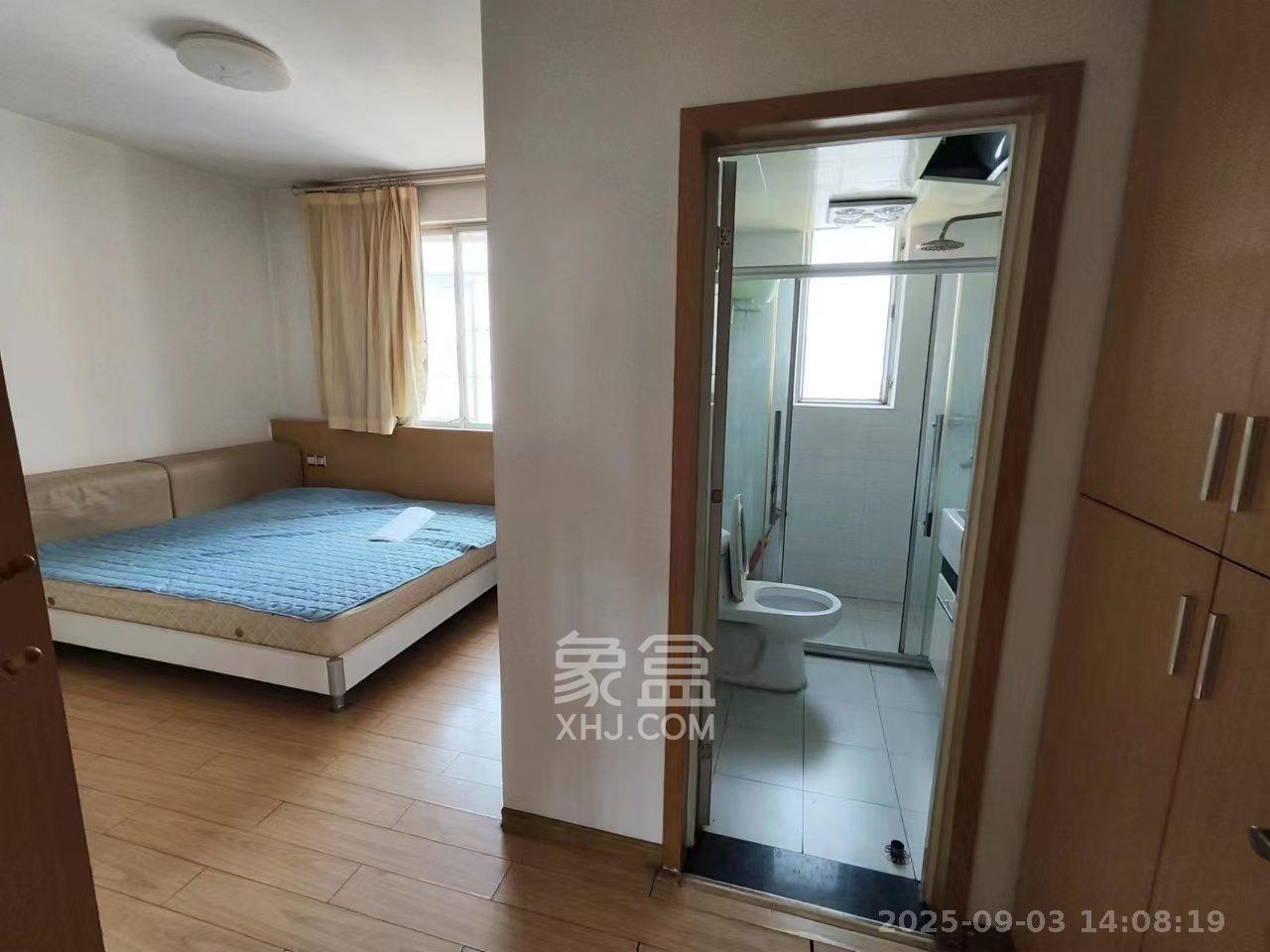 城市花园  1室2厅1卫   3500.00元/月室内图